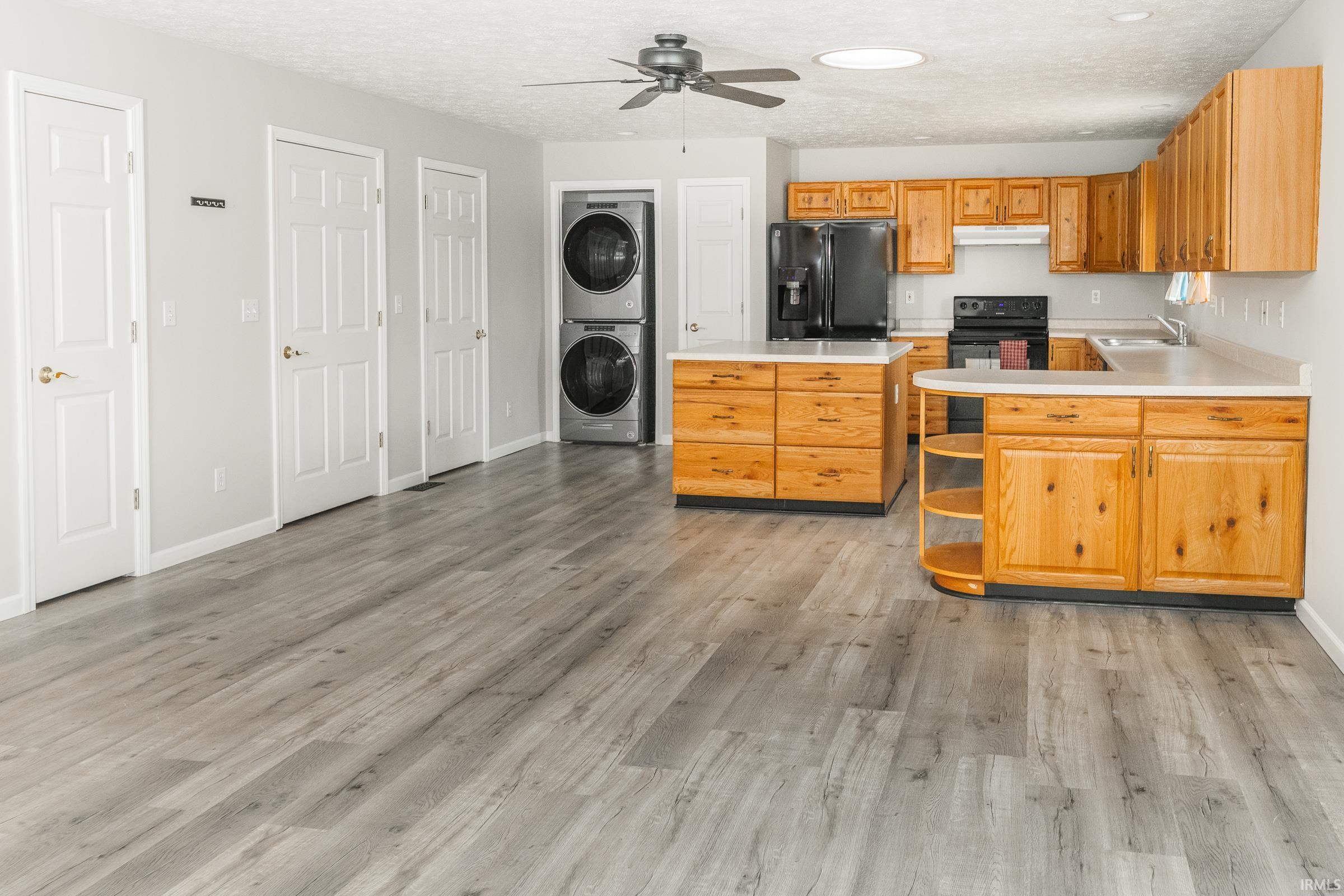 1024 W Countryside Lane