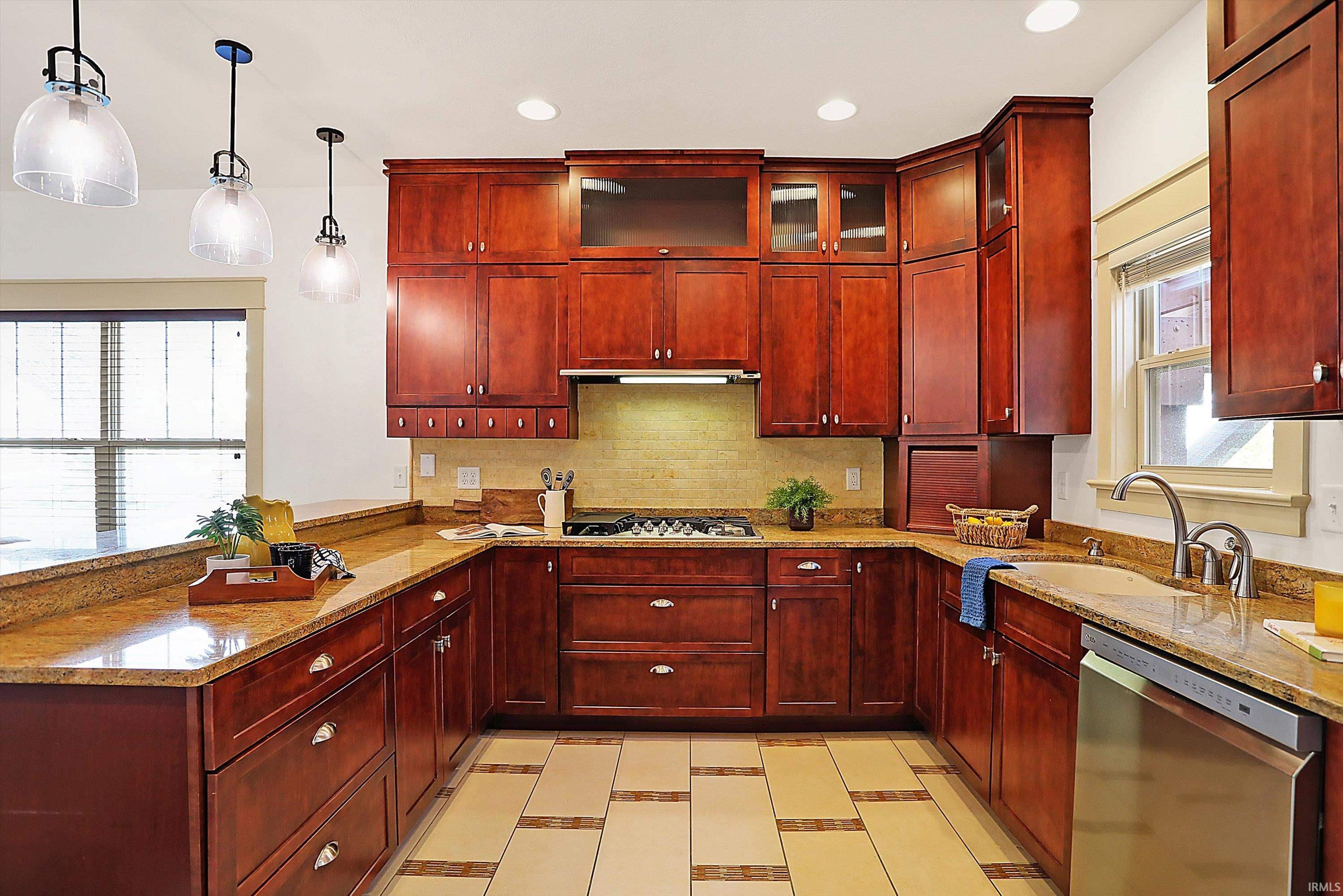 2501 E Nora Hill Drive