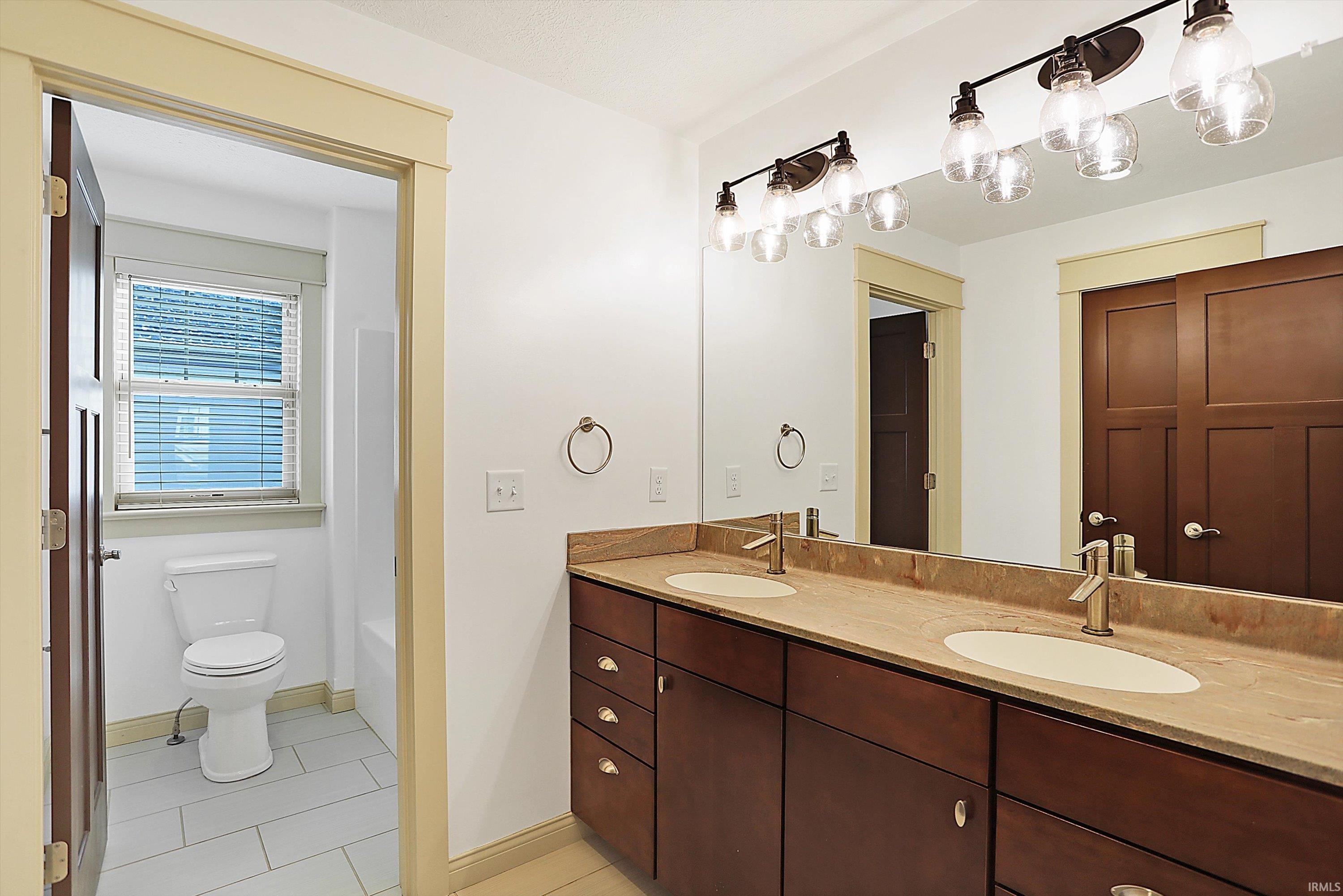 2501 E Nora Hill Drive