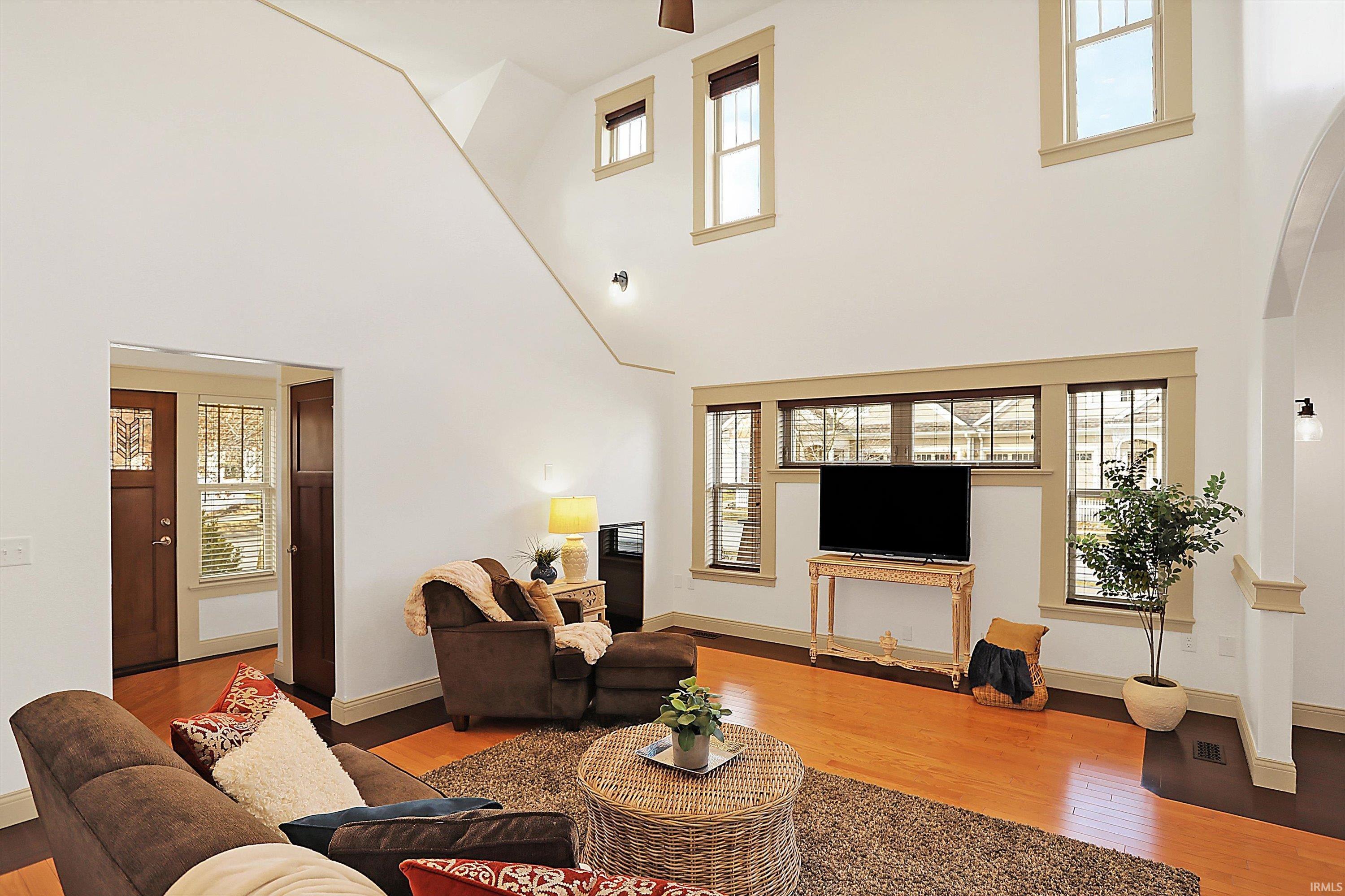 2501 E Nora Hill Drive