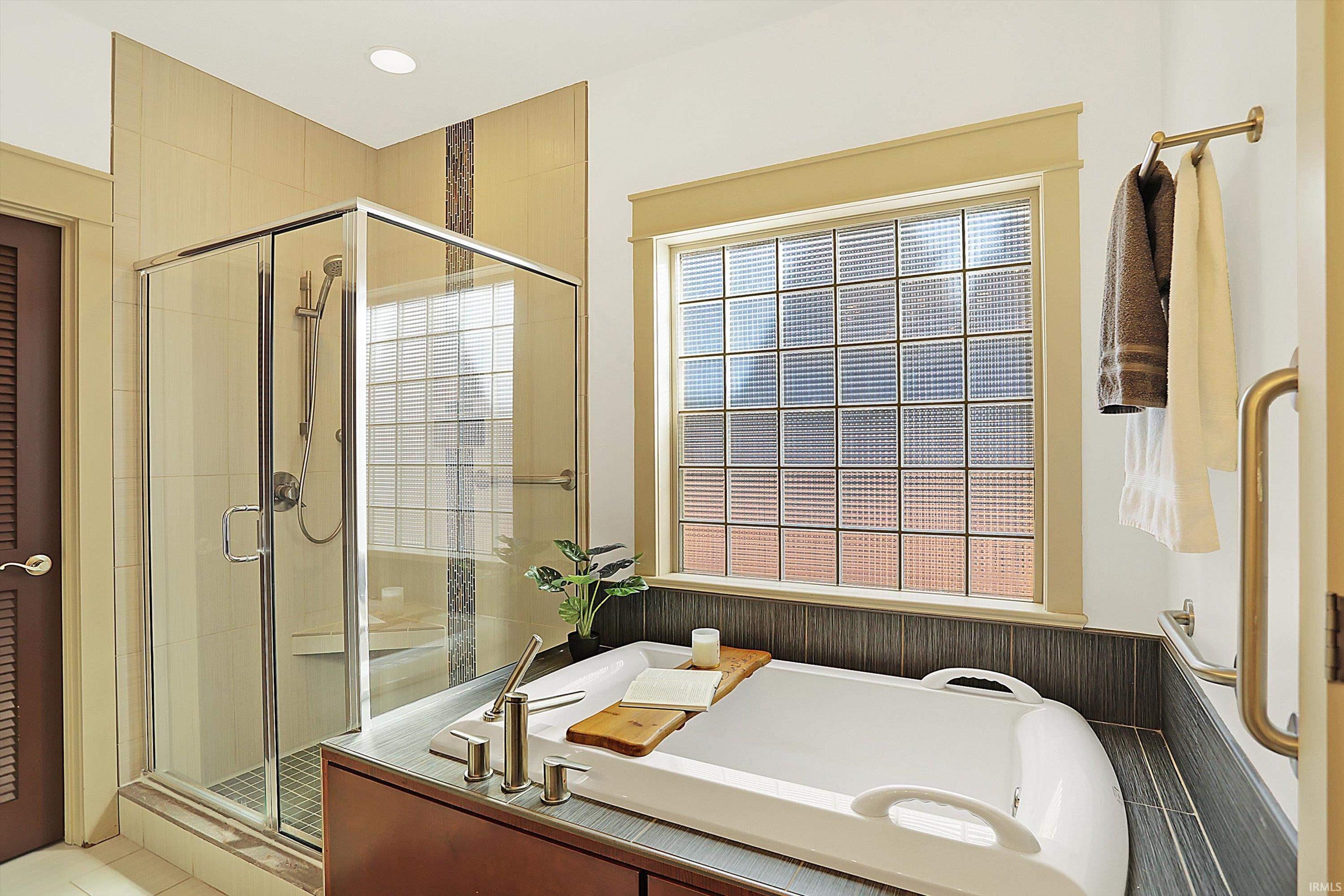 2501 E Nora Hill Drive