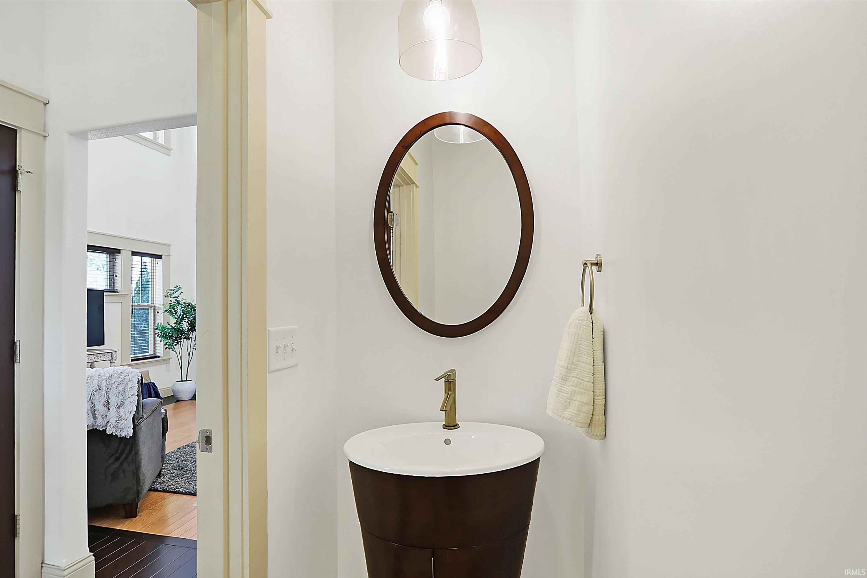 2501 E Nora Hill Drive