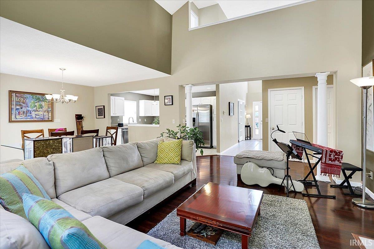 3637 E Tamarron Drive