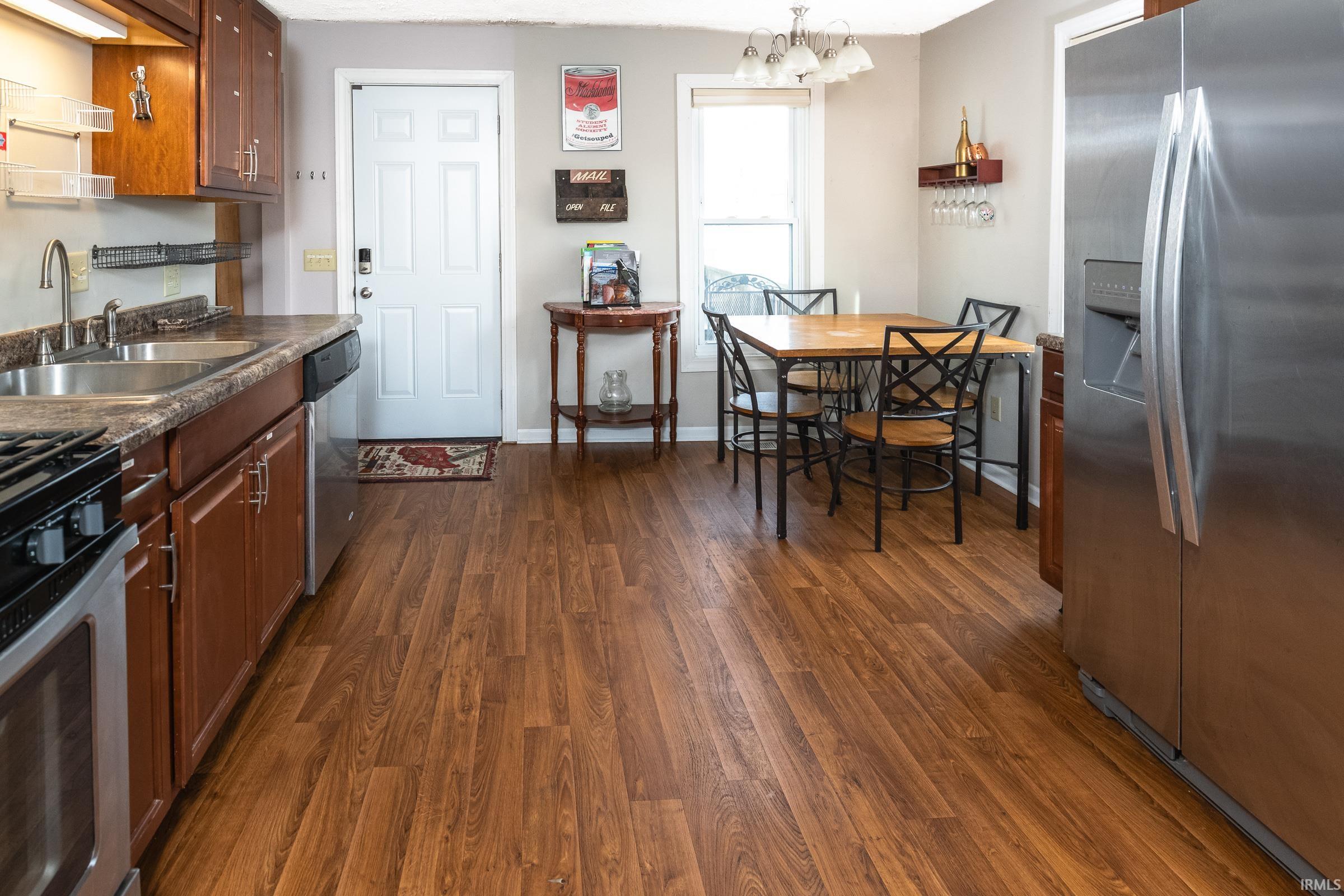 1525 S Maxwell Street