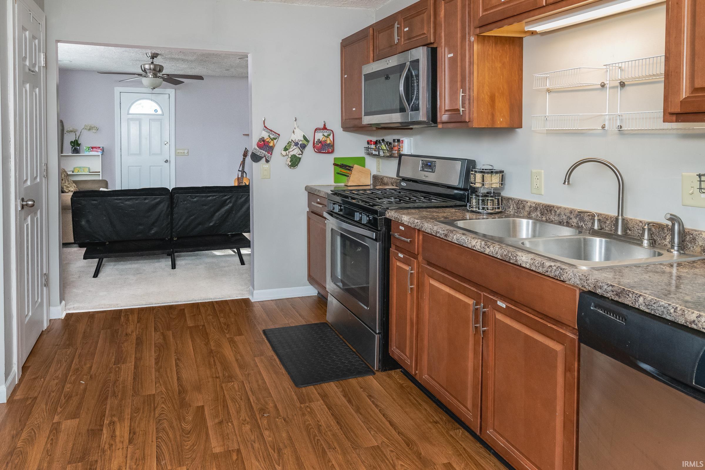 1525 S Maxwell Street