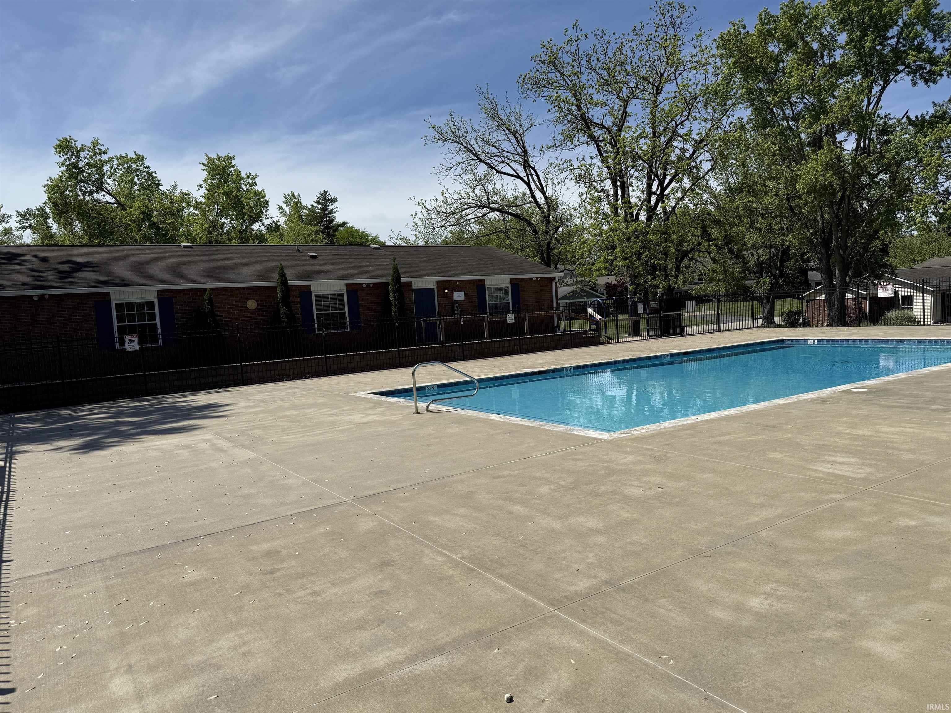 3106 S Carnaby Street