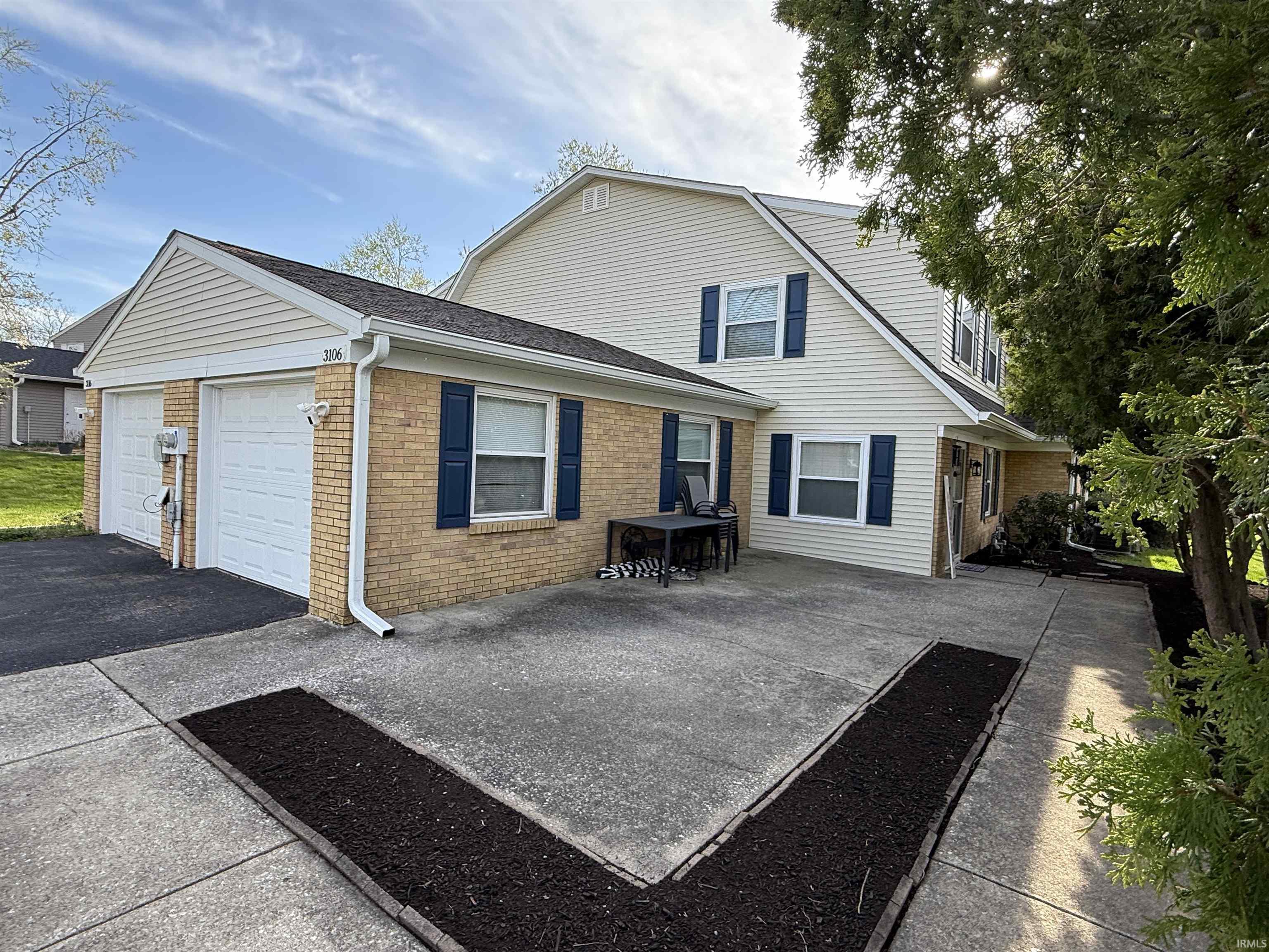 3106 S Carnaby Street