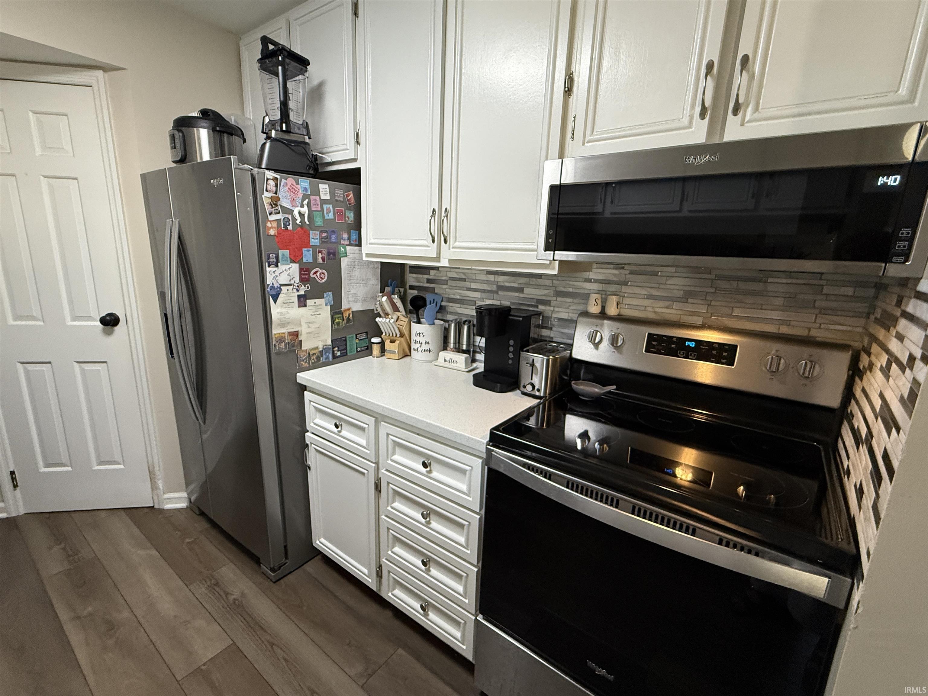 3106 S Carnaby Street