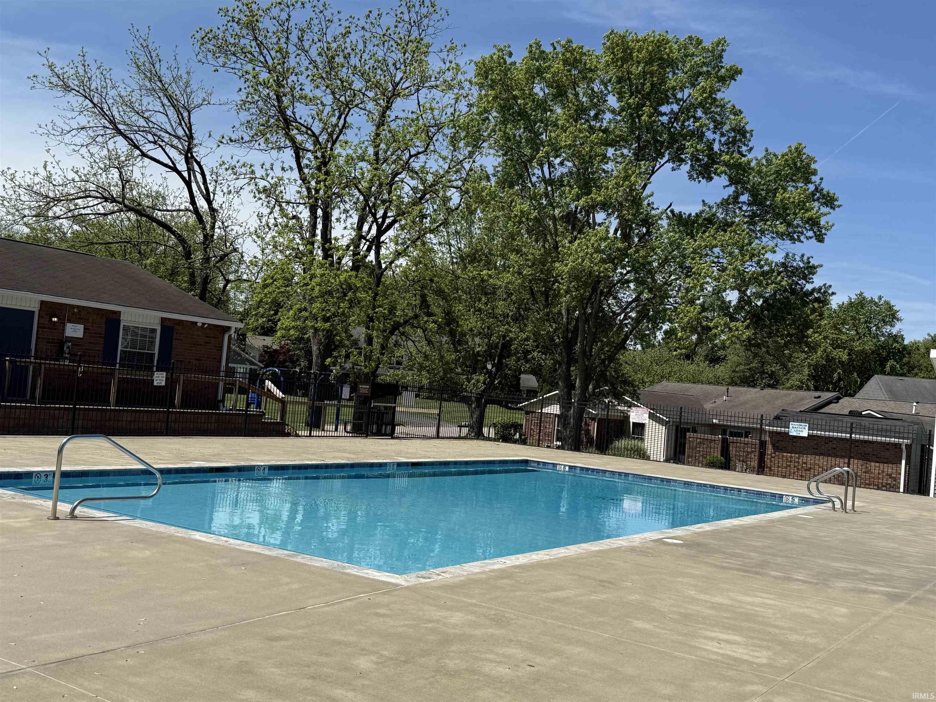 3106 S Carnaby Street