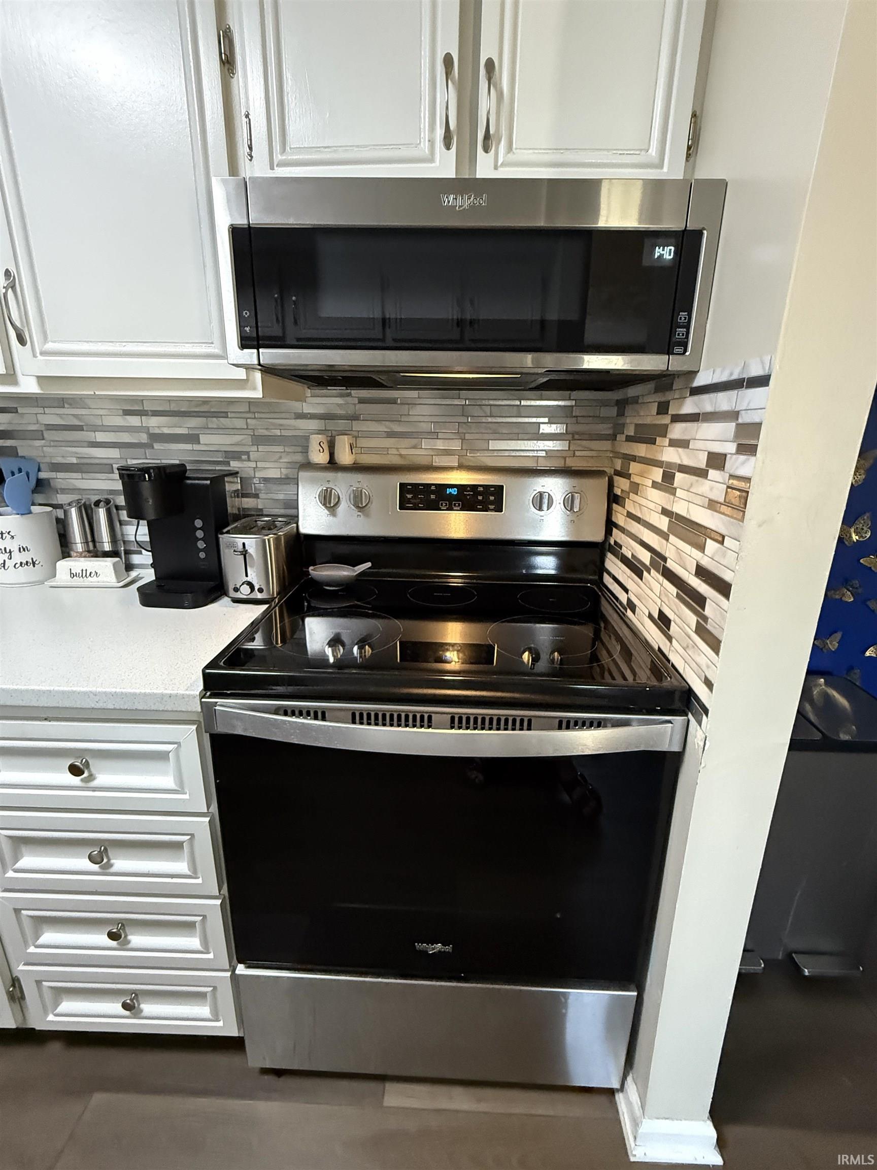 3106 S Carnaby Street