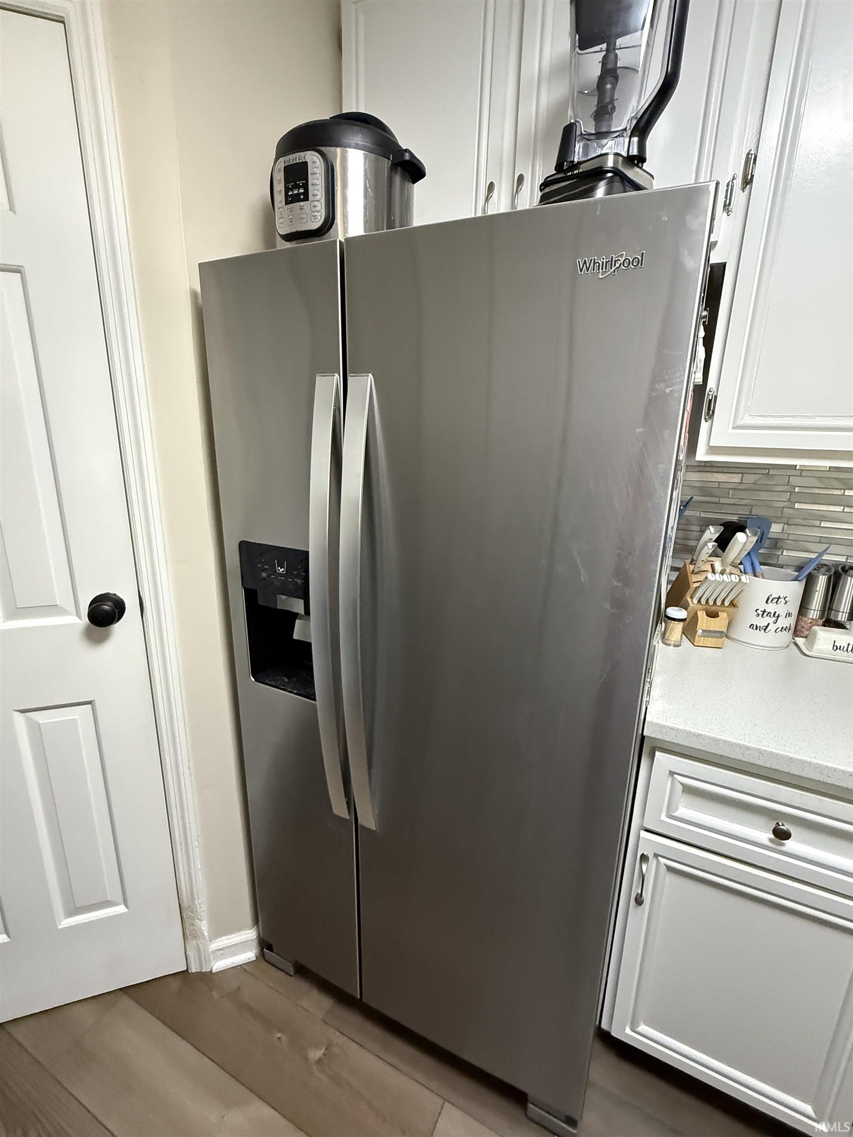 3106 S Carnaby Street