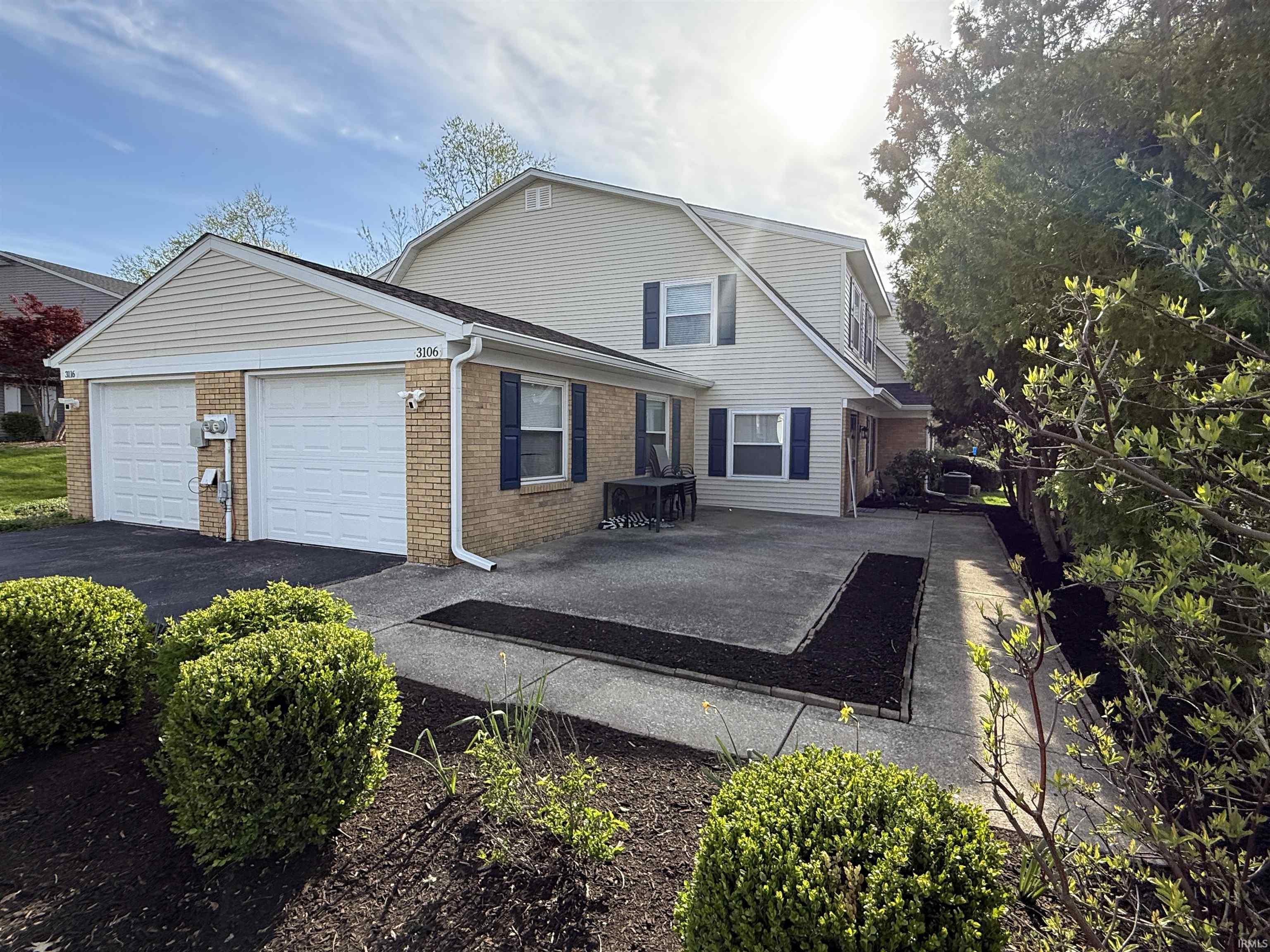 3106 S Carnaby Street