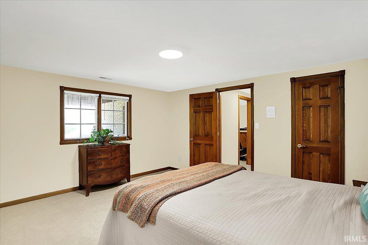 3112 E Charles Court