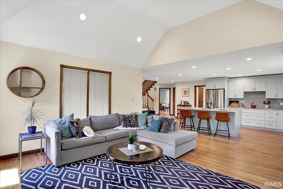 3112 E Charles Court