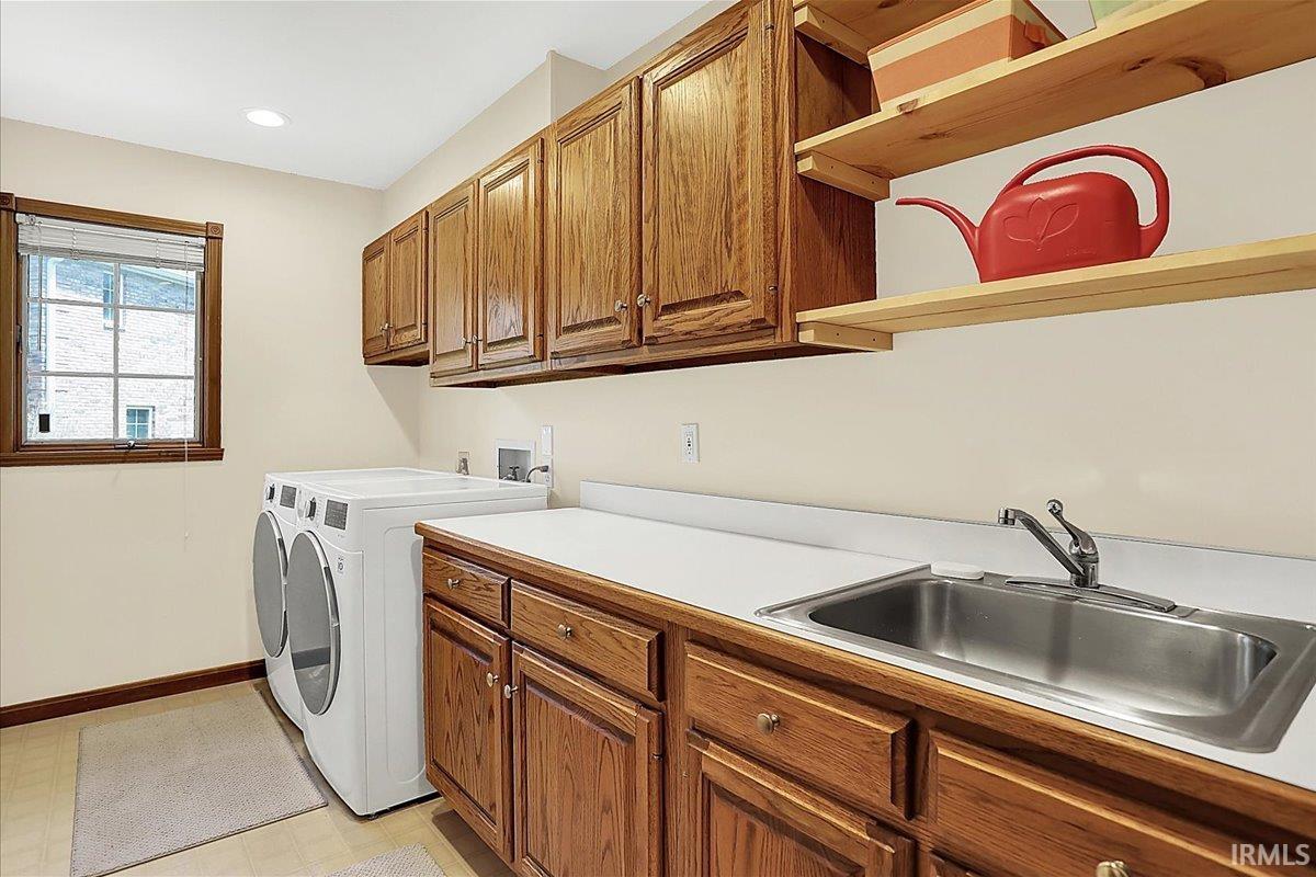 3112 E Charles Court