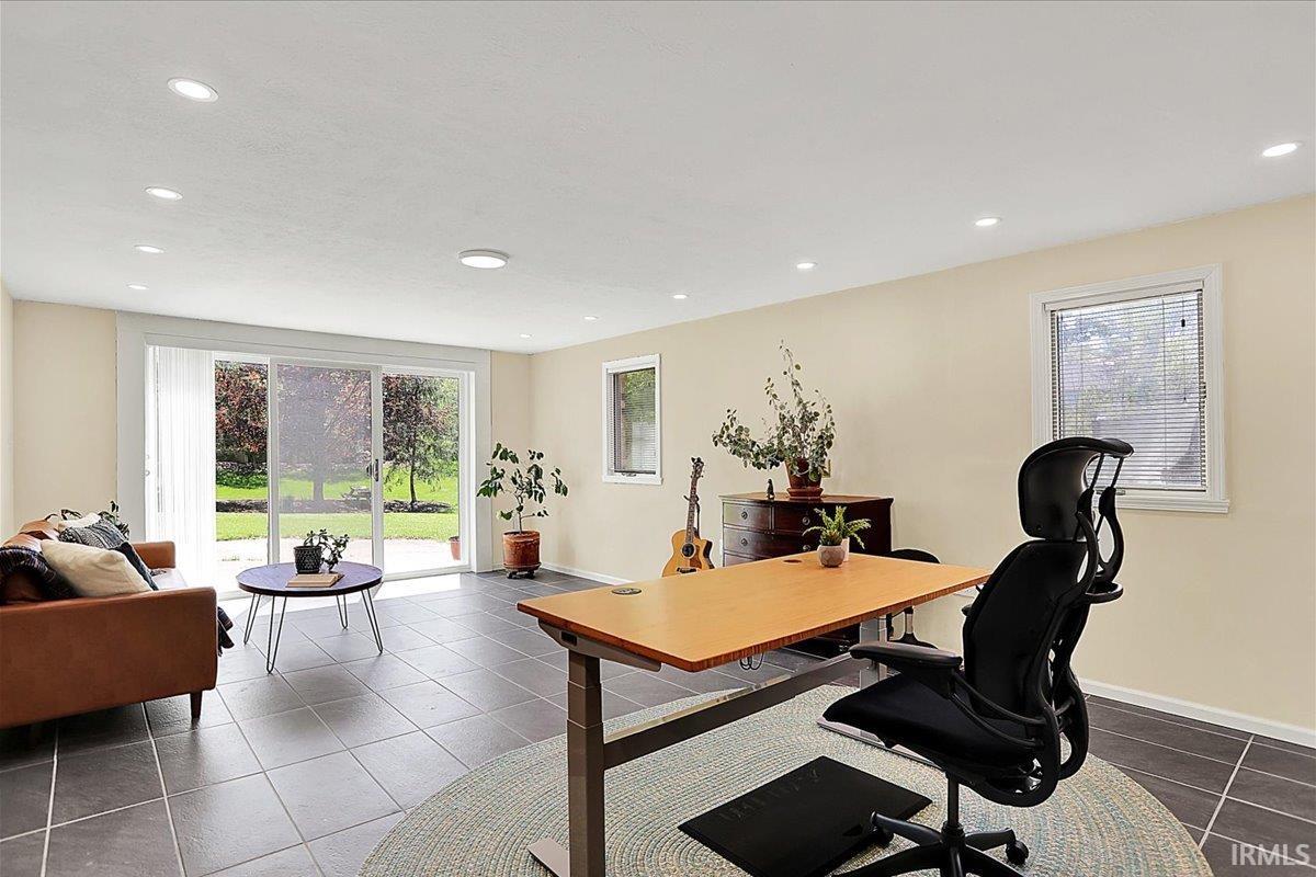 3112 E Charles Court