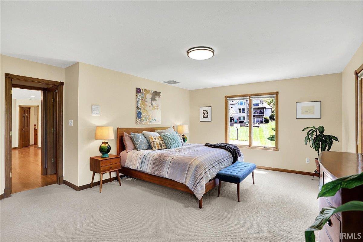 3112 E Charles Court