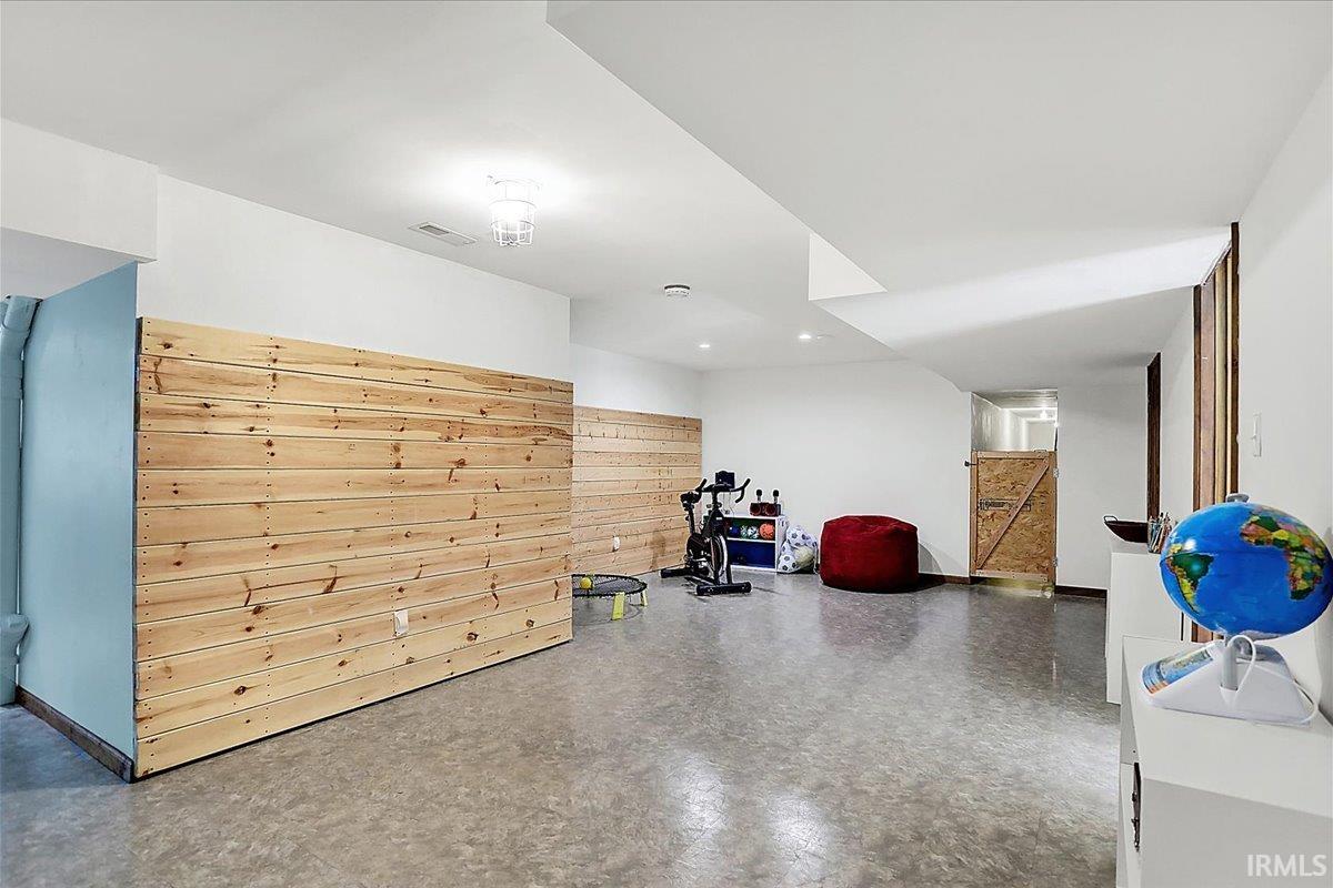 3112 E Charles Court