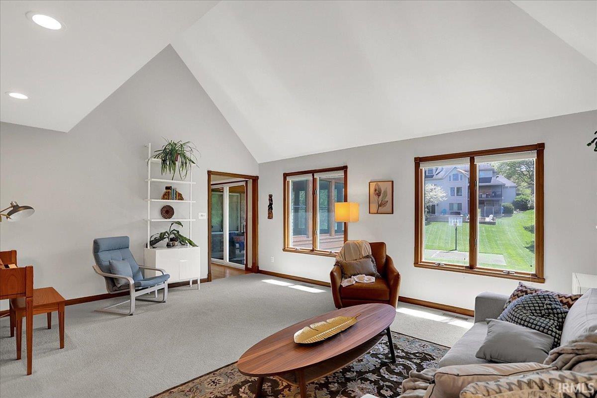 3112 E Charles Court