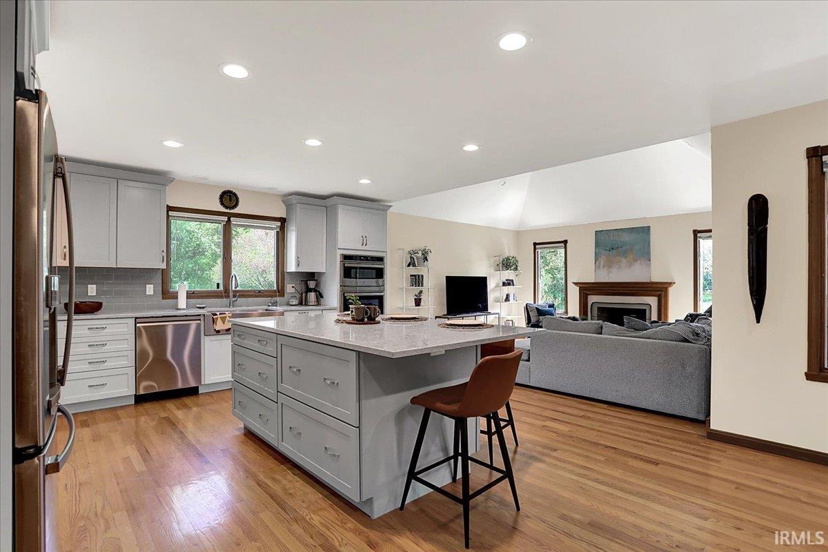 3112 E Charles Court