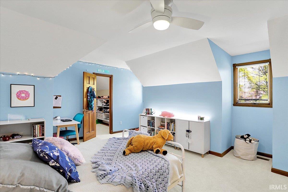 3112 E Charles Court