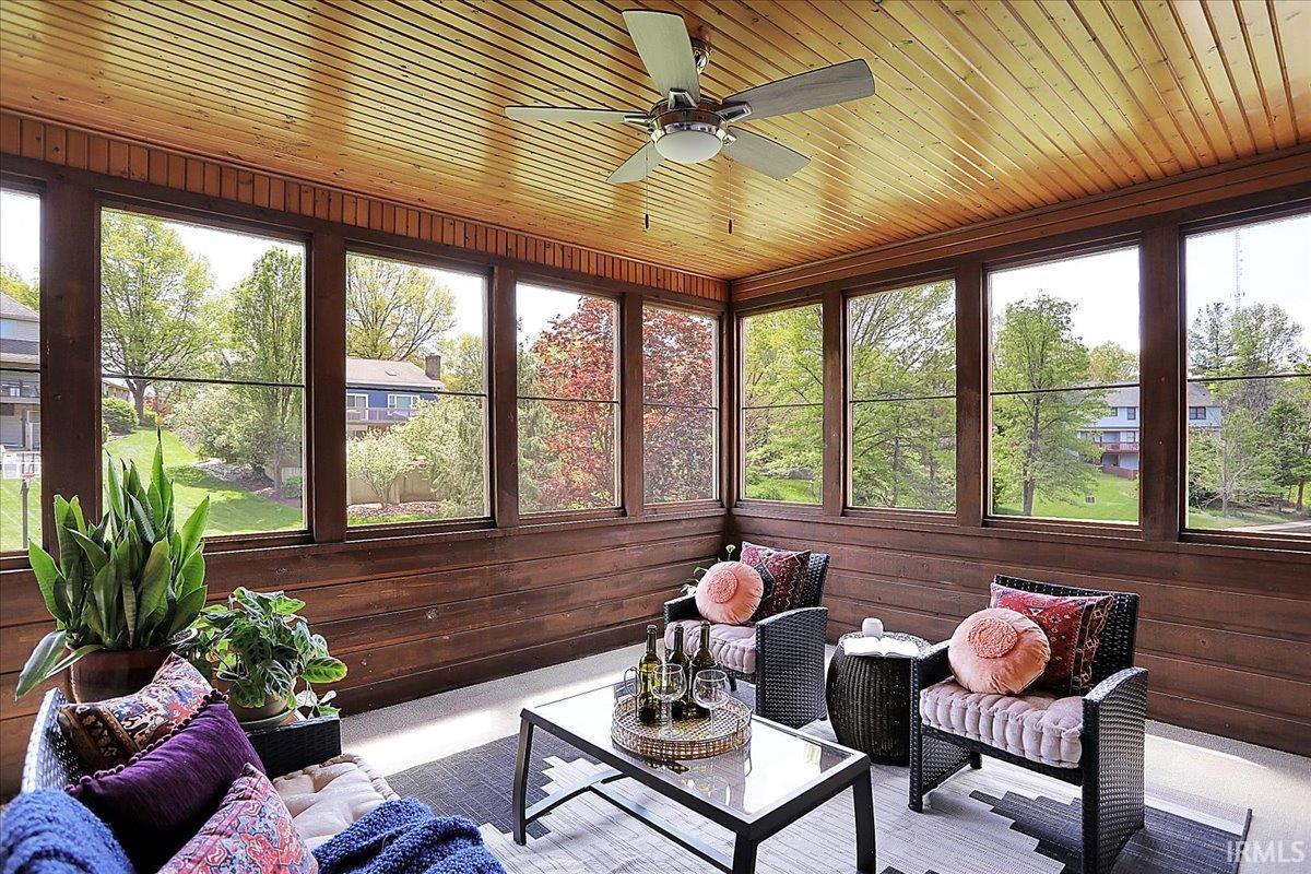 3112 E Charles Court