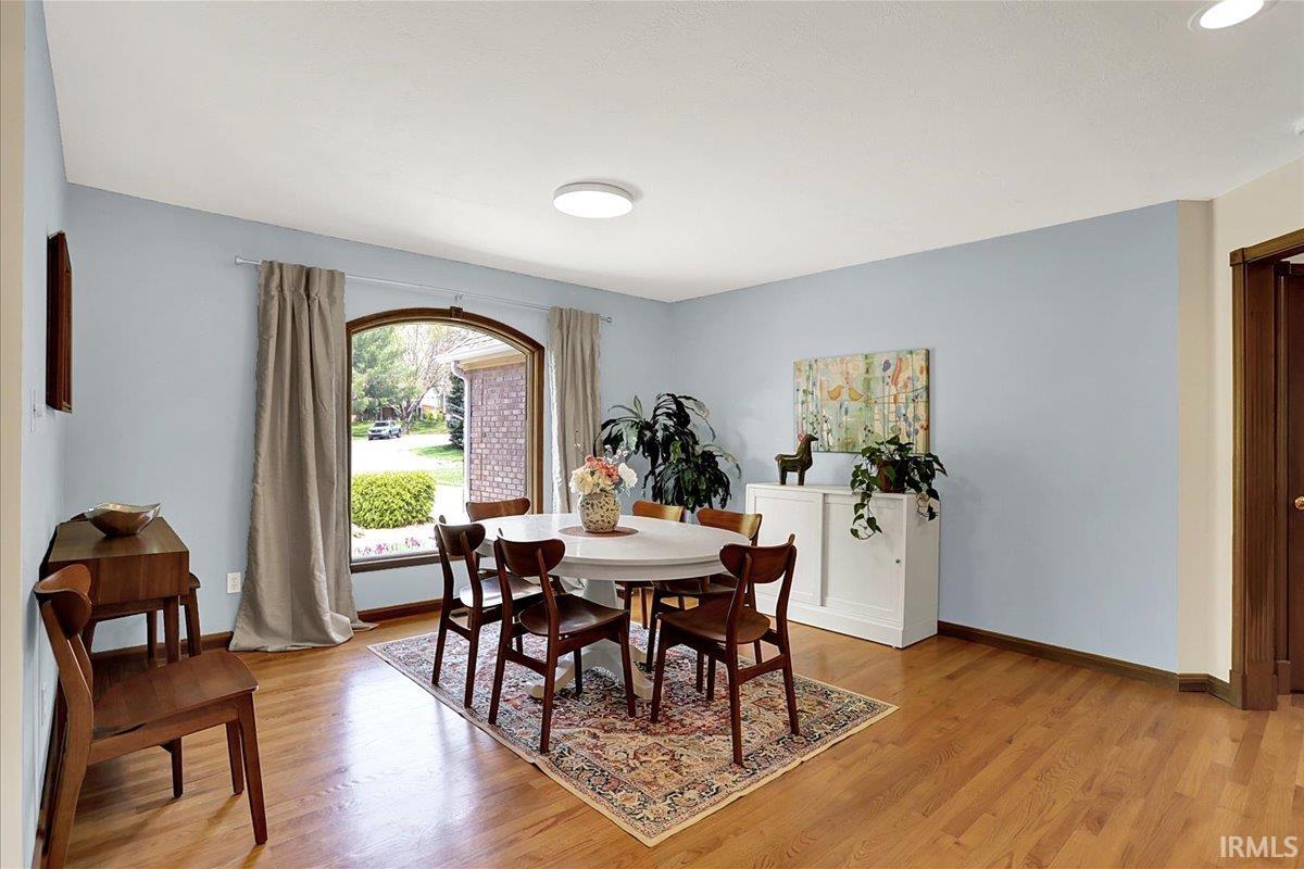 3112 E Charles Court