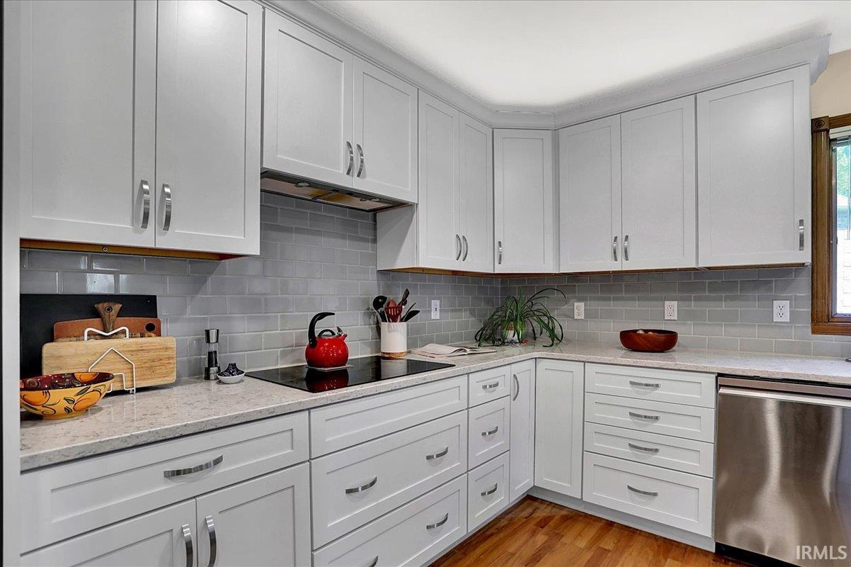 3112 E Charles Court