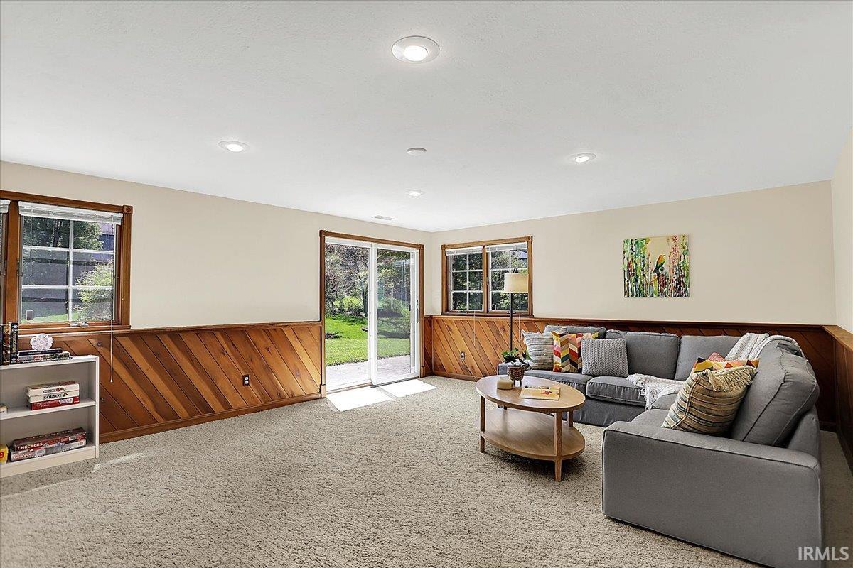 3112 E Charles Court