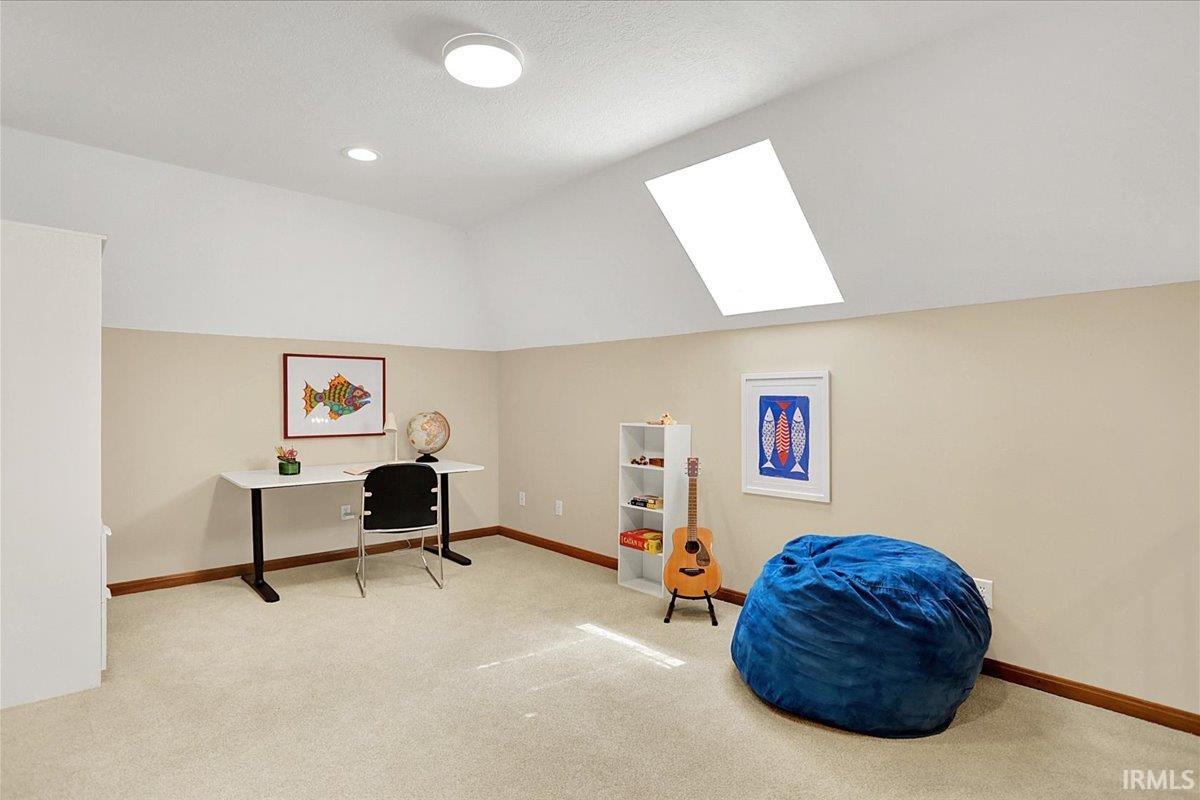 3112 E Charles Court