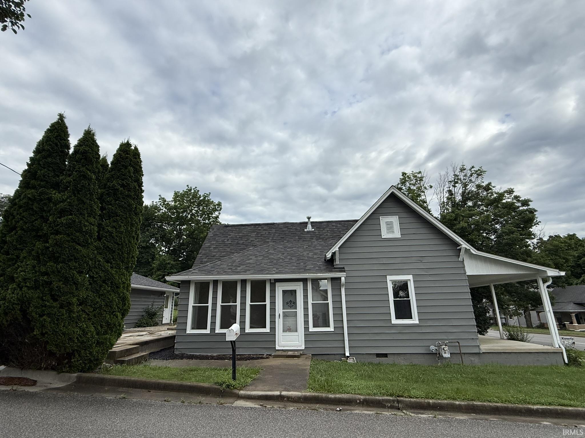 903 W Temperance Street