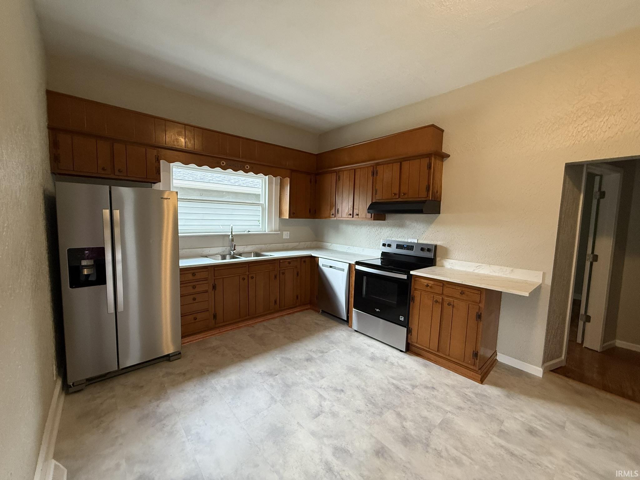 903 W Temperance Street