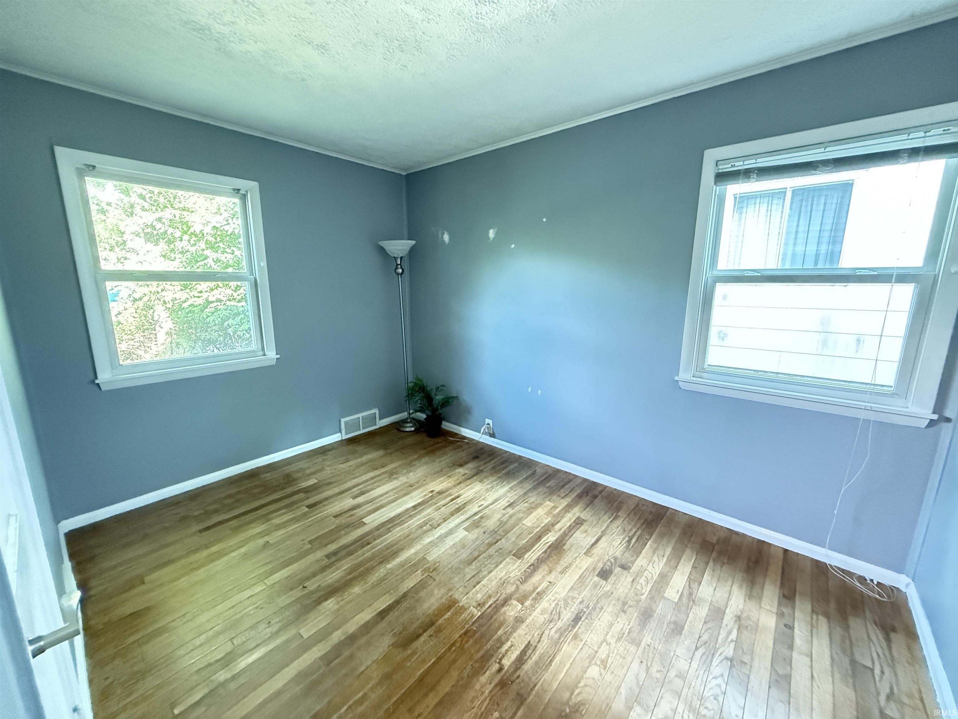 514 S Eastside Drive