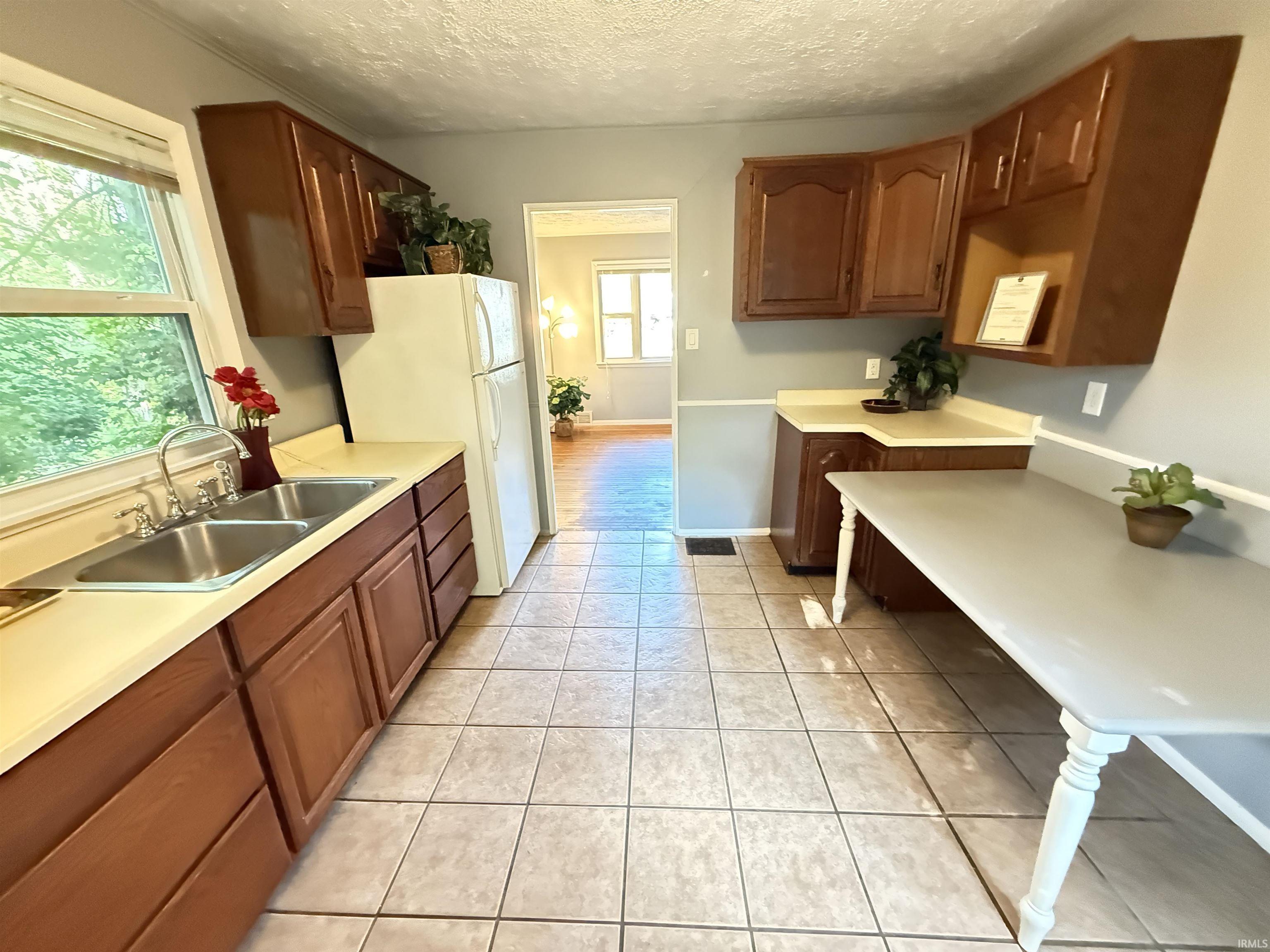 514 S Eastside Drive