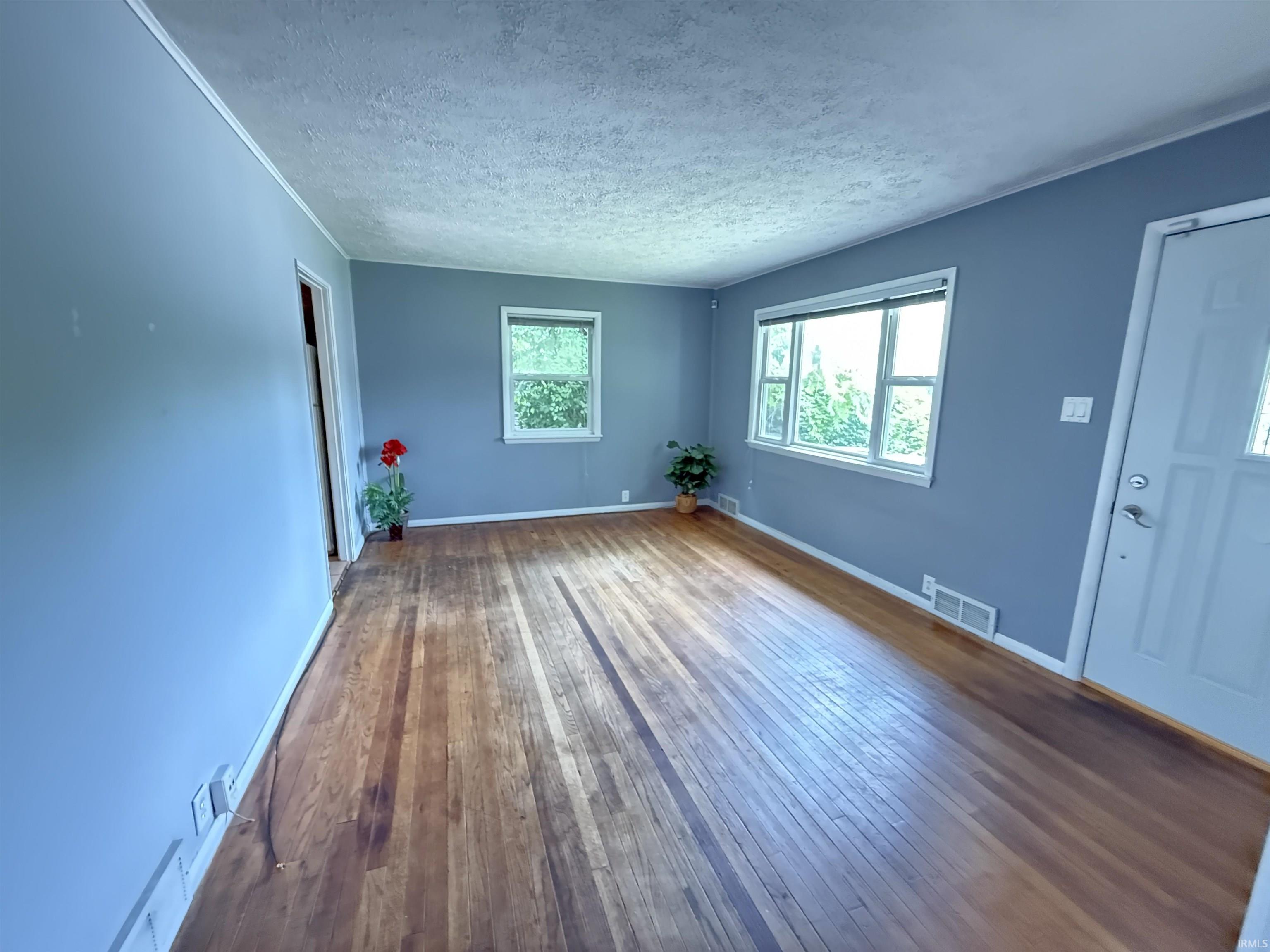 514 S Eastside Drive