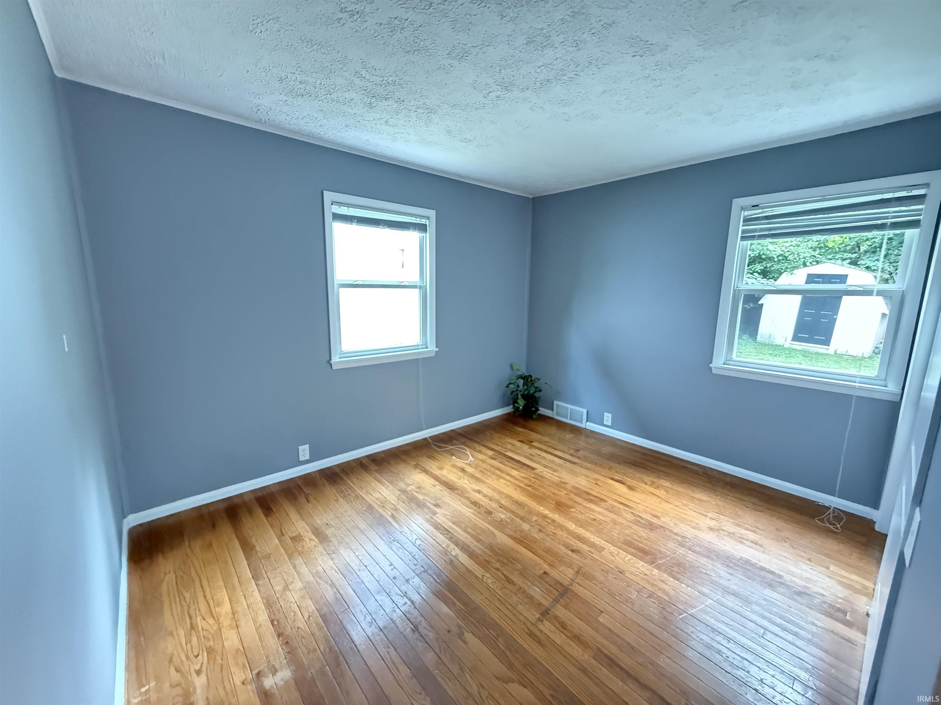 514 S Eastside Drive