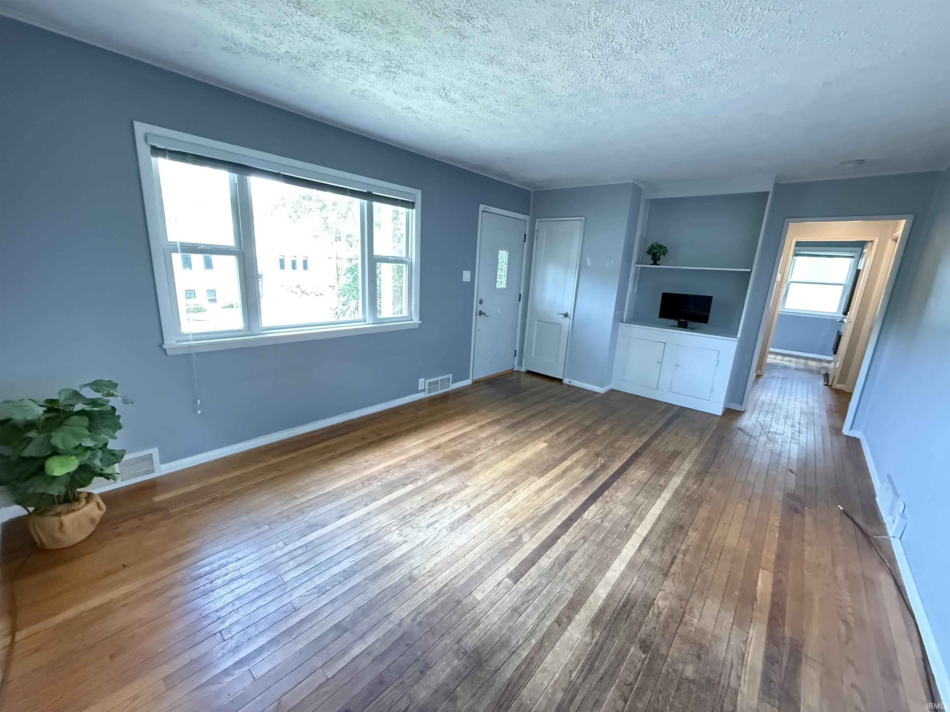 514 S Eastside Drive