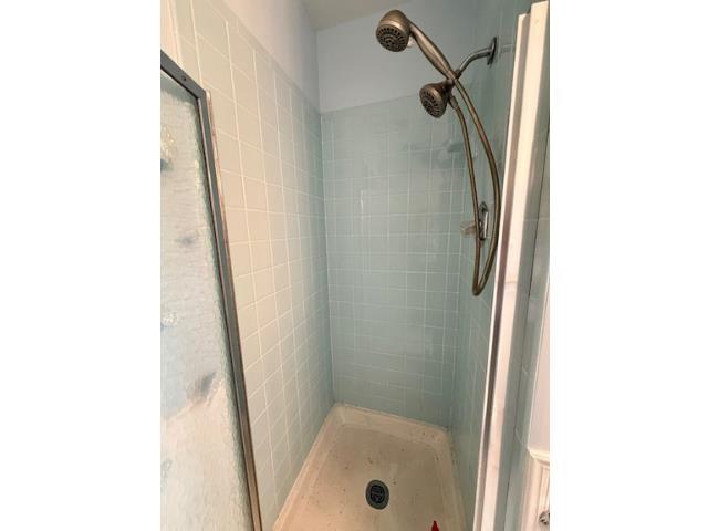 402 & 402 1/2 E Chester Drive