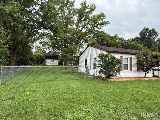 402 & 402 1/2 E Chester Drive