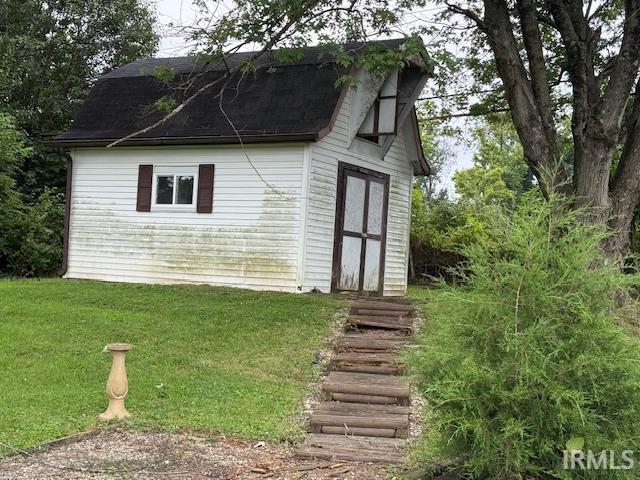 402 & 402 1/2 E Chester Drive