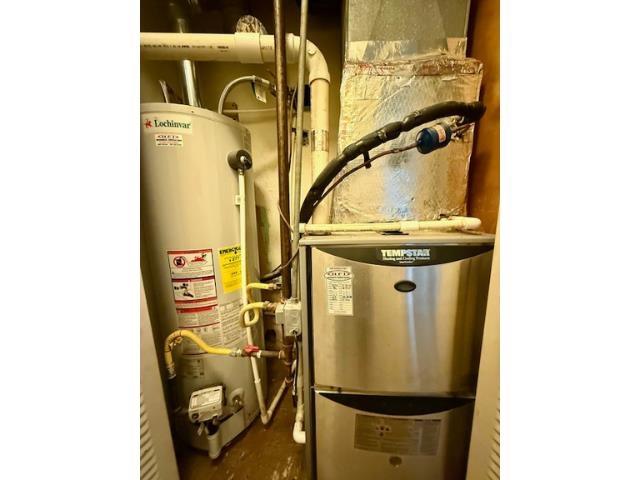 402 & 402 1/2 E Chester Drive