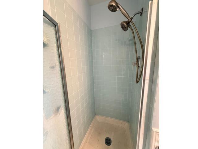 402 & 402 1/2 E Chester Drive