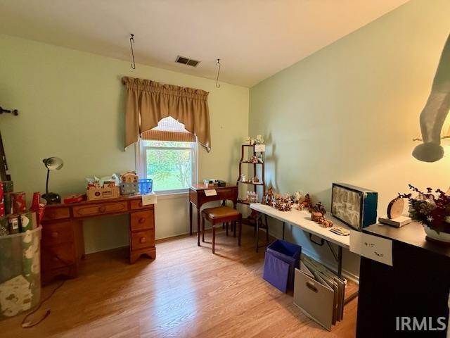 402 & 402 1/2 E Chester Drive