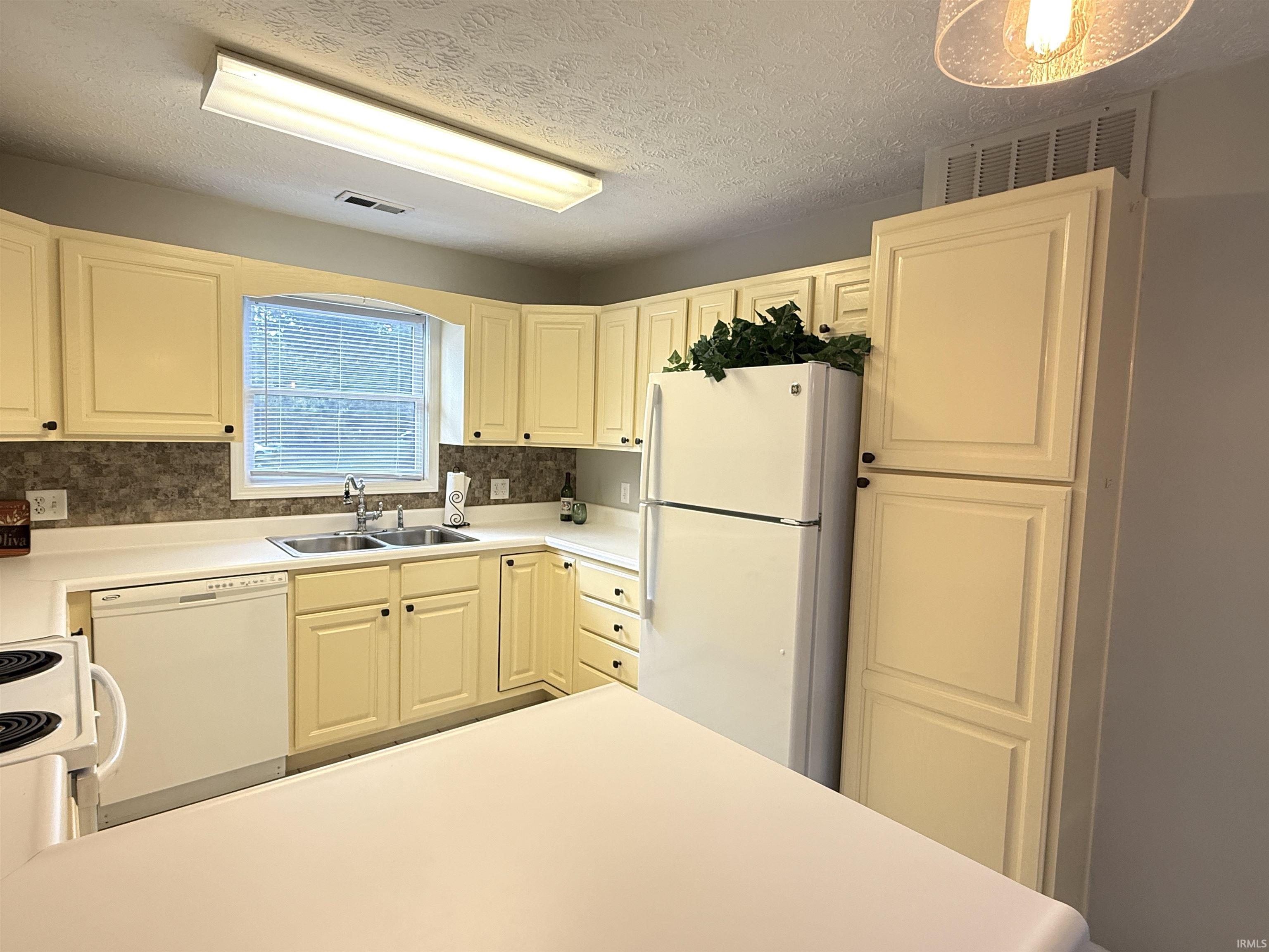 9607 S Lake Ridge Drive