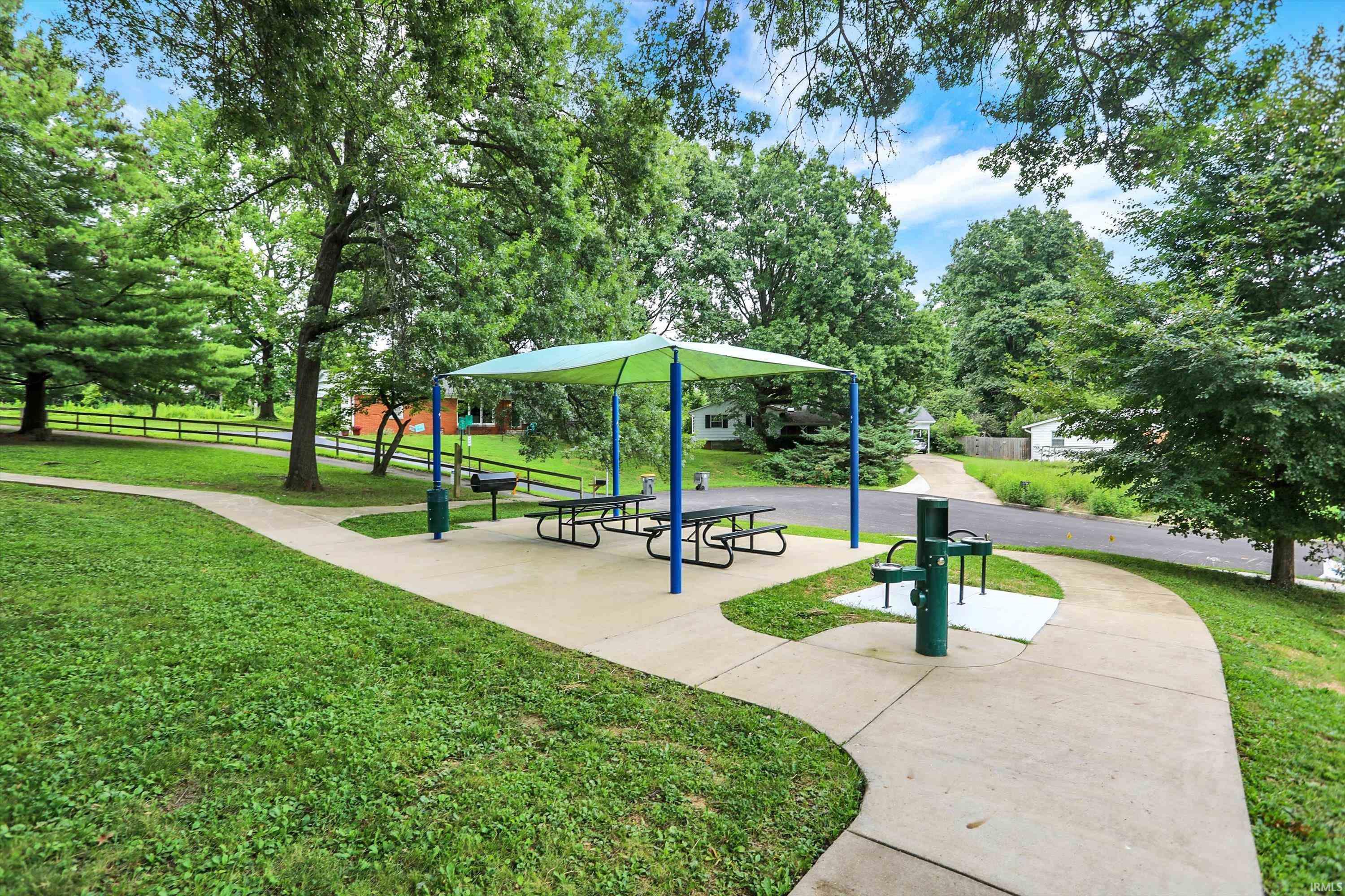 103 N Lexington Drive