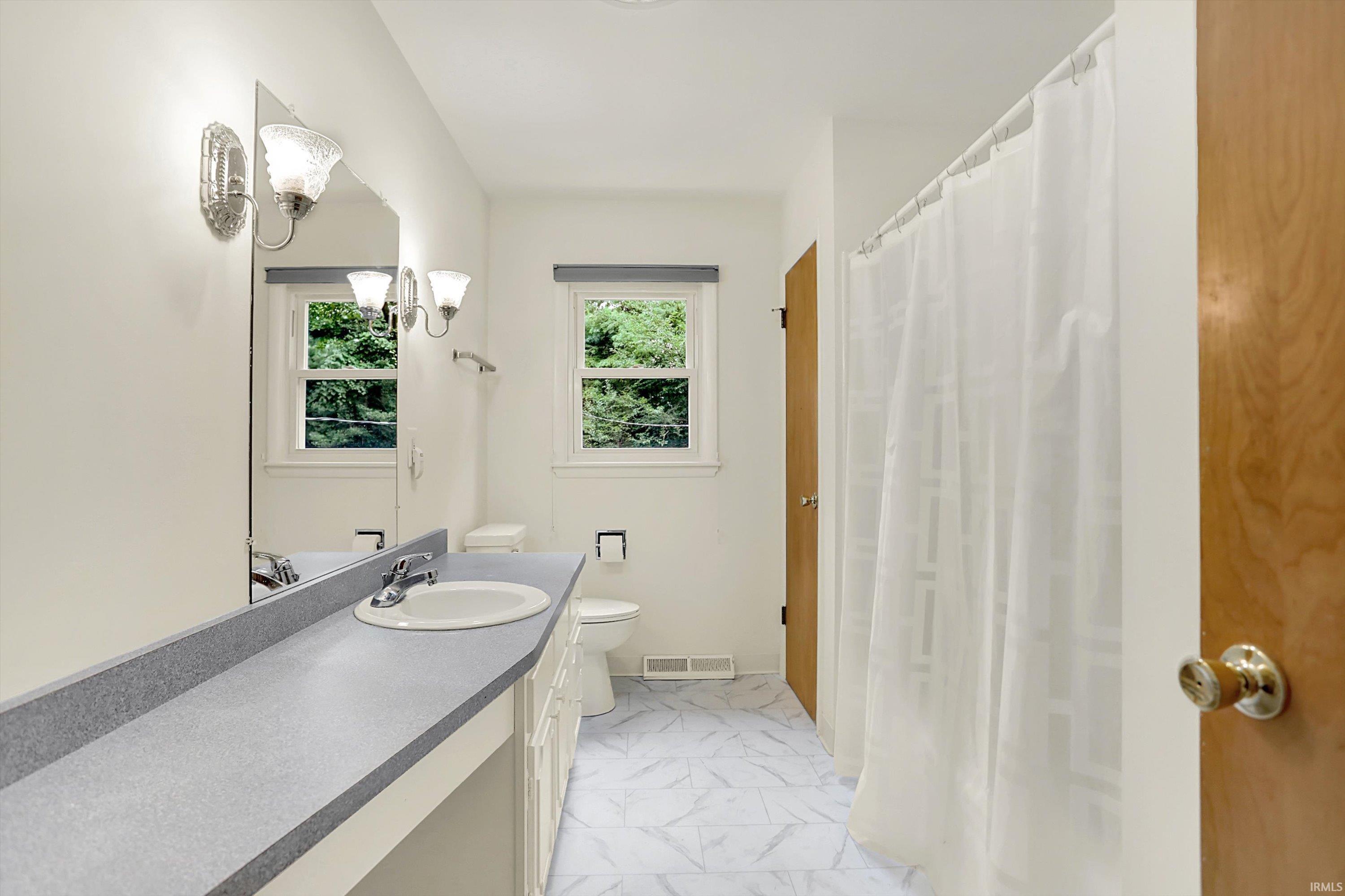 103 N Lexington Drive