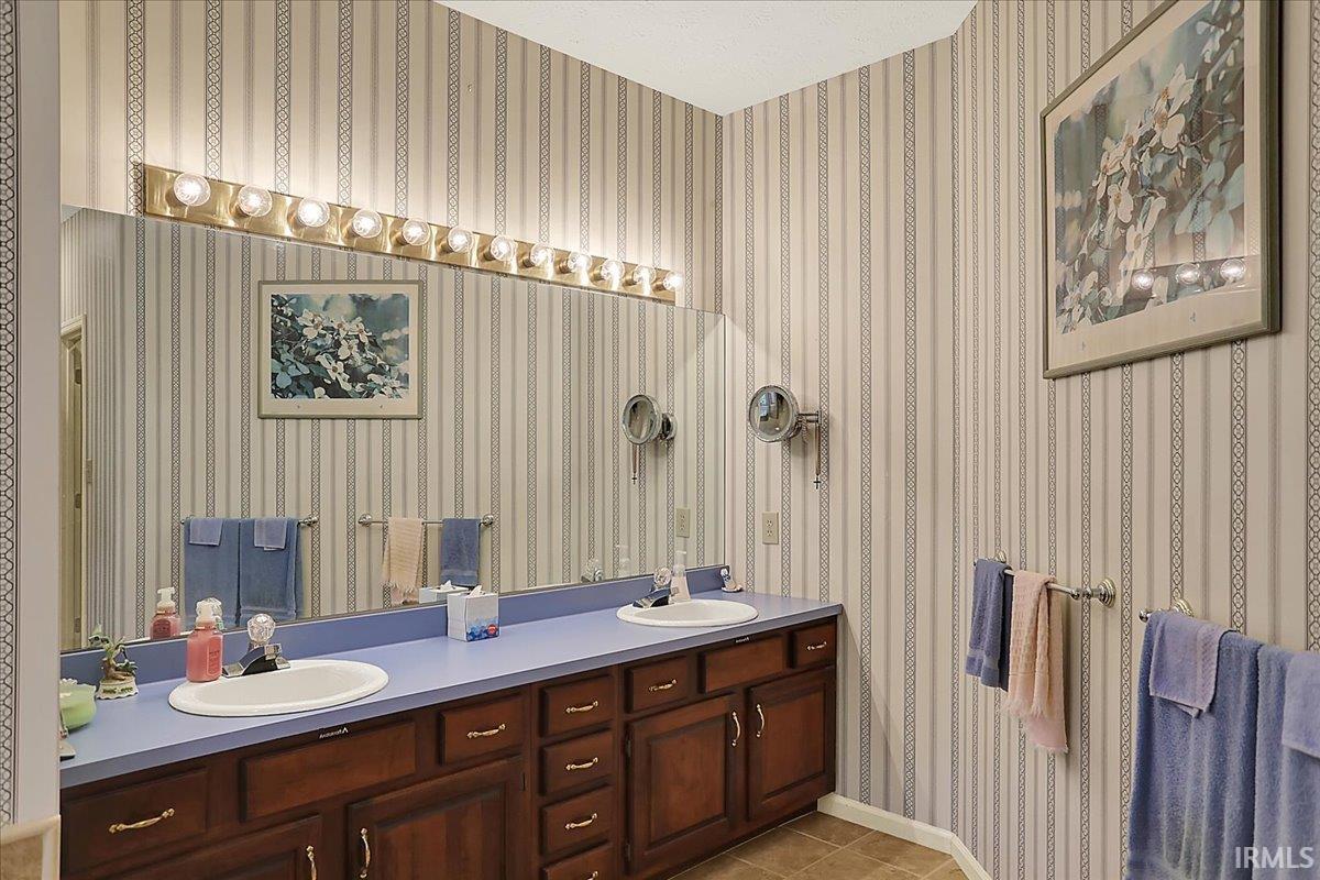 2316 E Linden Hill Drive