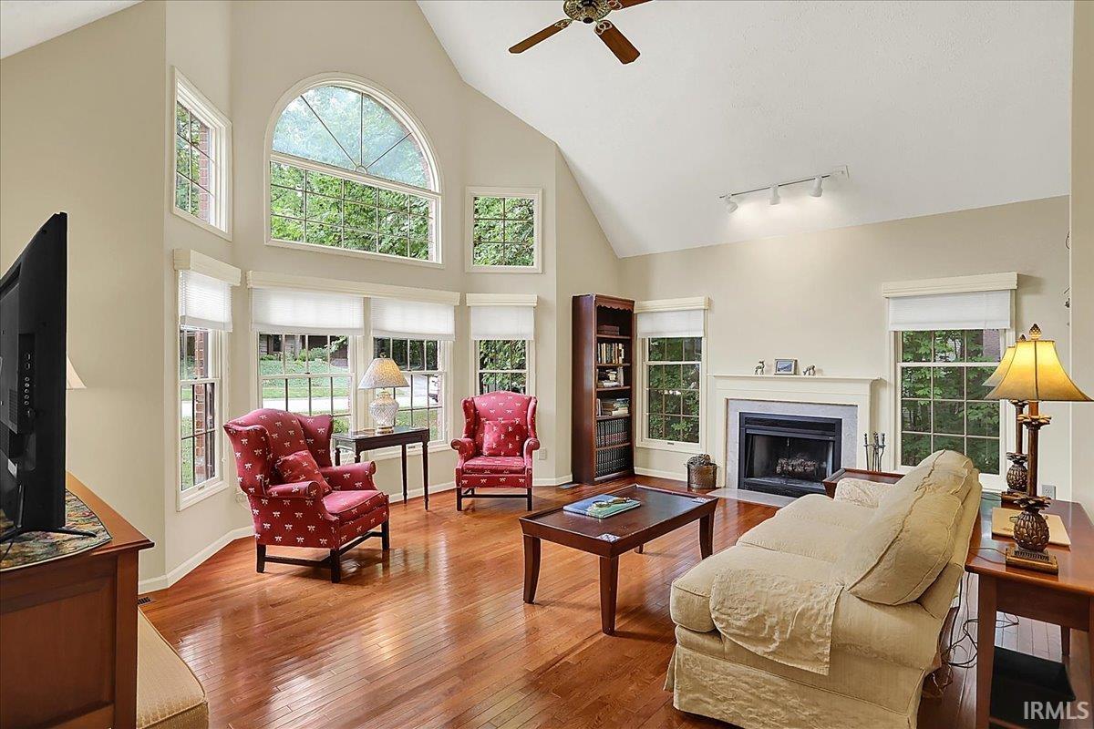 2316 E Linden Hill Drive