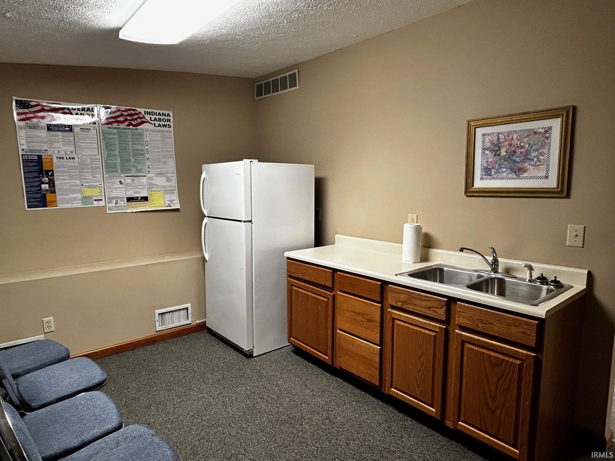 328 S Walnut Street Unit: Ste 4