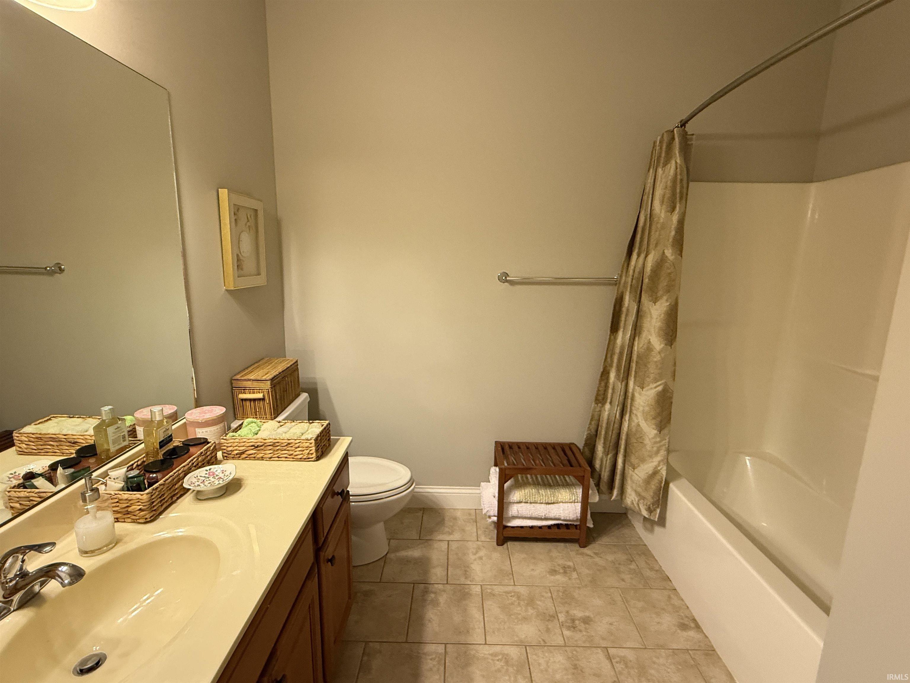 3201 E Kristen Court